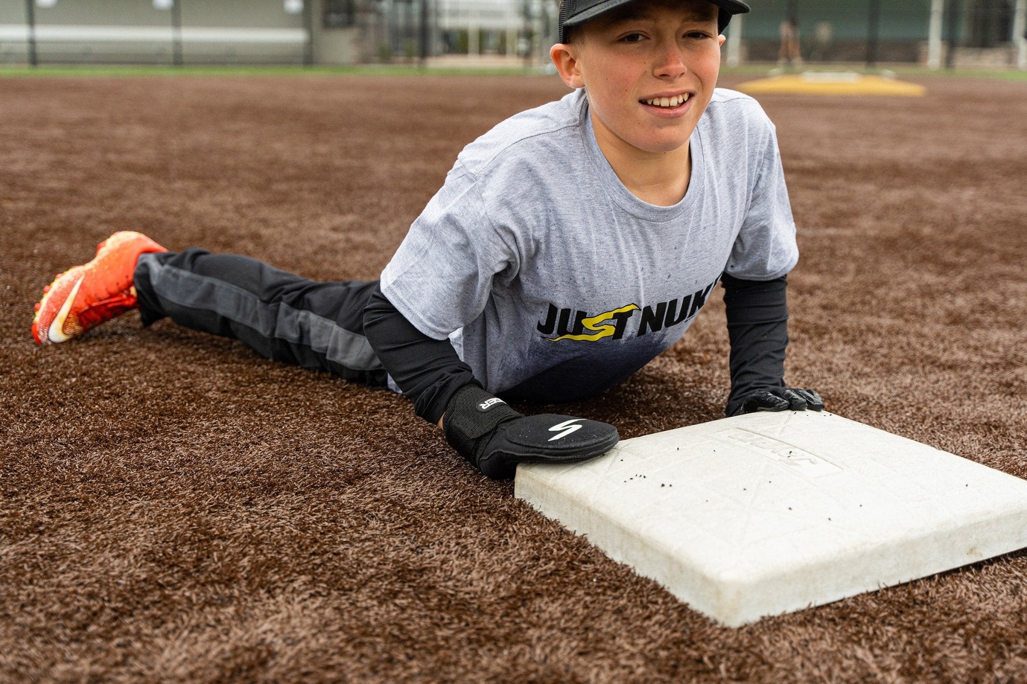 Stinger Sliding Mitt - Baseball & Softball Training Glove for Batting Practice, Fielding & Catching - Improve Grip & Performance for Players & Coaches - Perfect for Practice, Games & Training Sessions