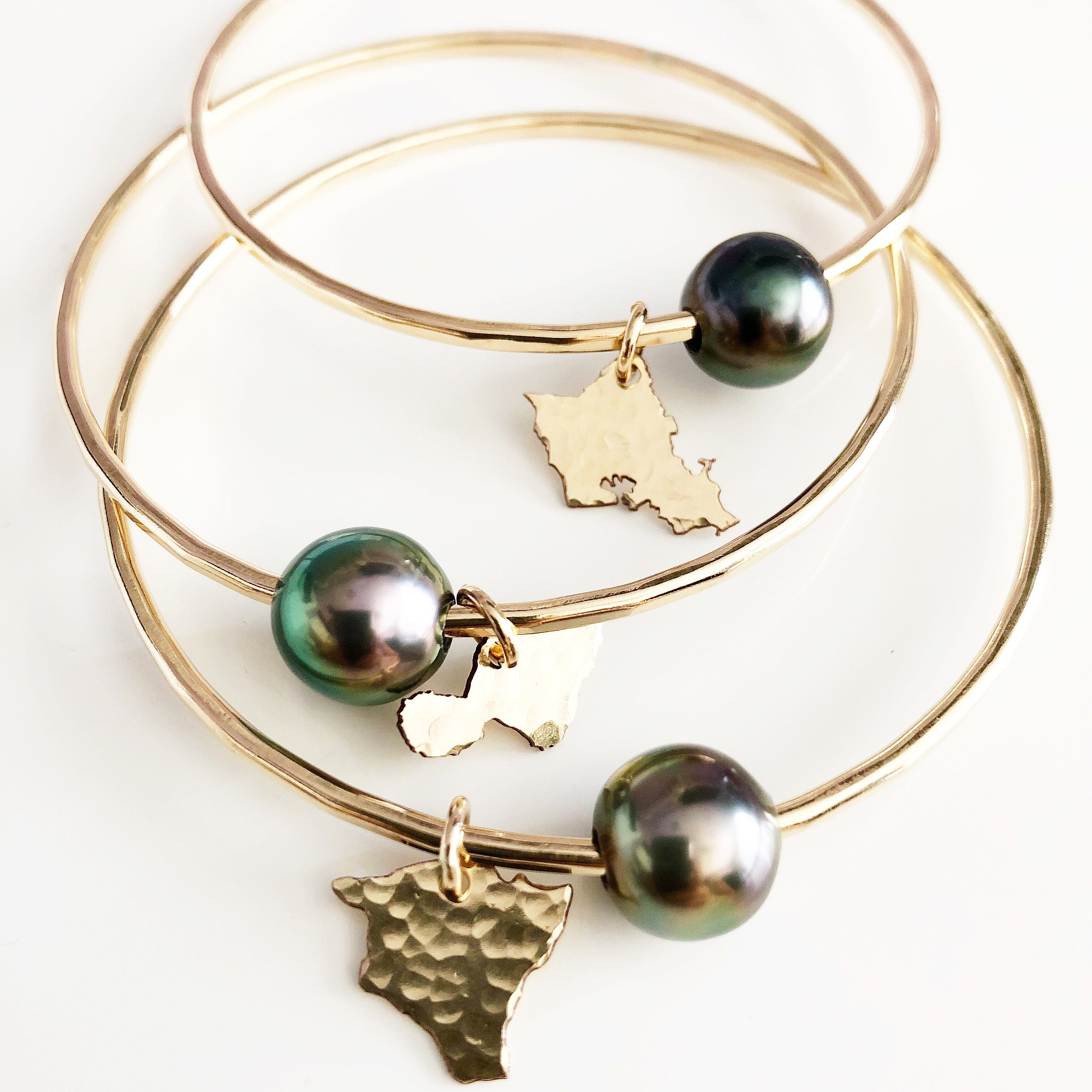 Oahu Charm Bangle with Tahitian Pearl (B383) - Elegant Hawaiian Jewelry for Women, Perfect for Beach Weddings & Summer Vacations