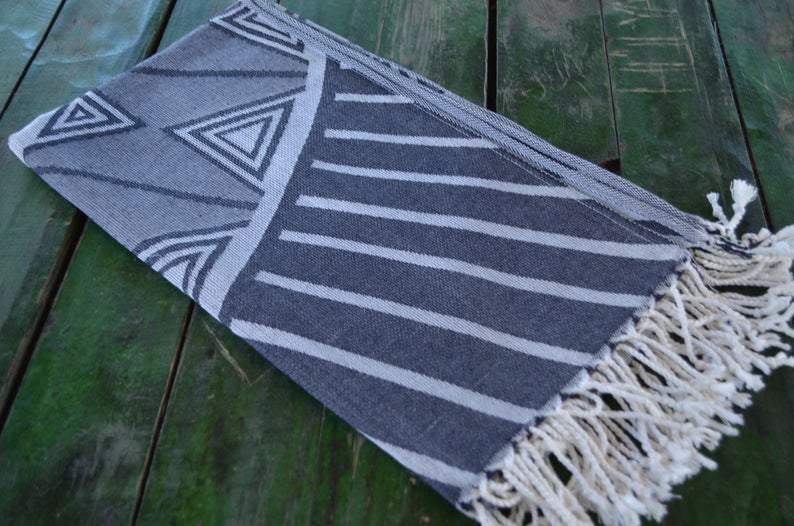 Premium Navy Blue 100% Cotton Beach Towel - Soft, Absorbent & Quick-Drying for Pool, Beach, Gym & Travel Use