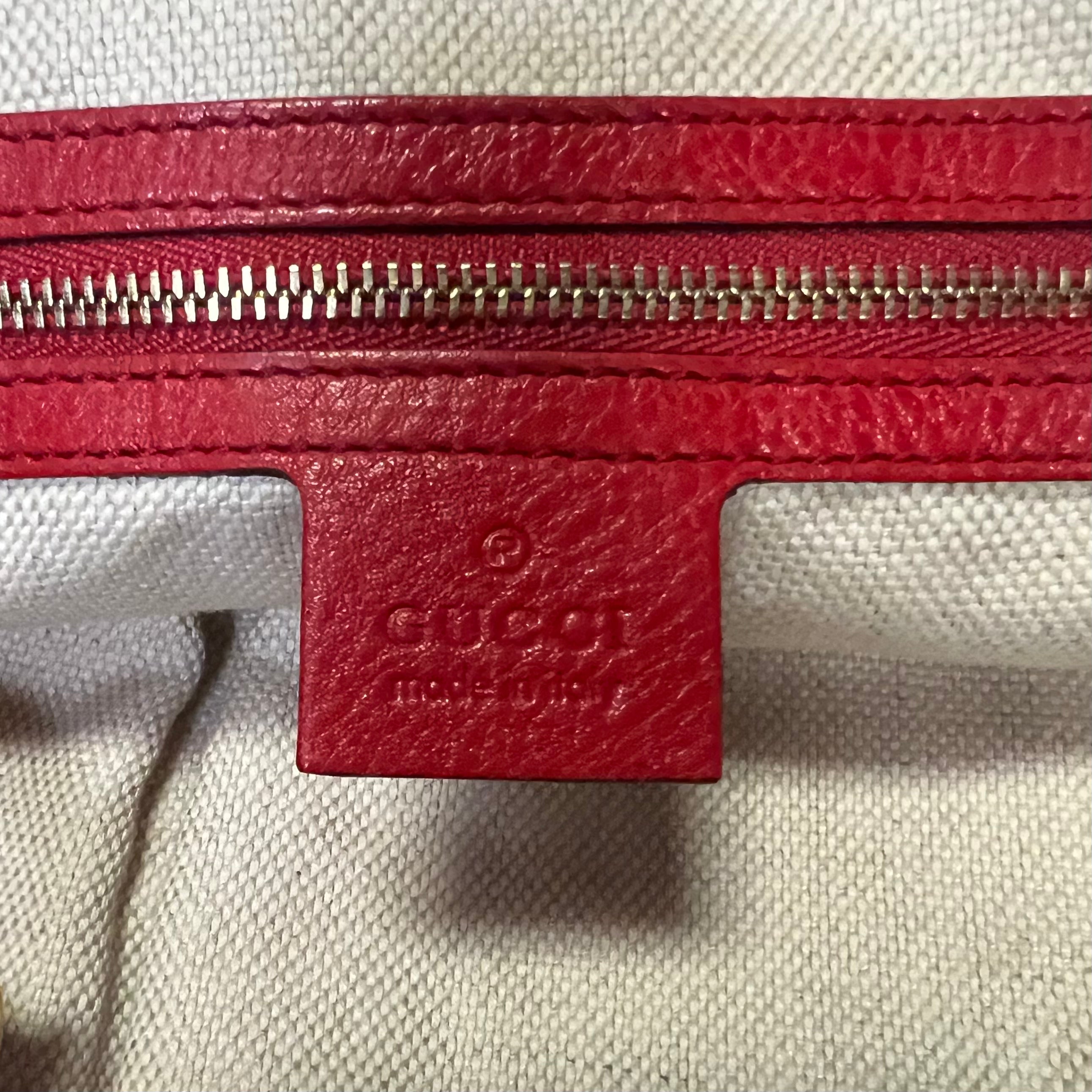 GUCCI Soho Disco Leather Shoulder Bag for Women - Stylish Crossbody Purse for Everyday Use, Work, and Travel