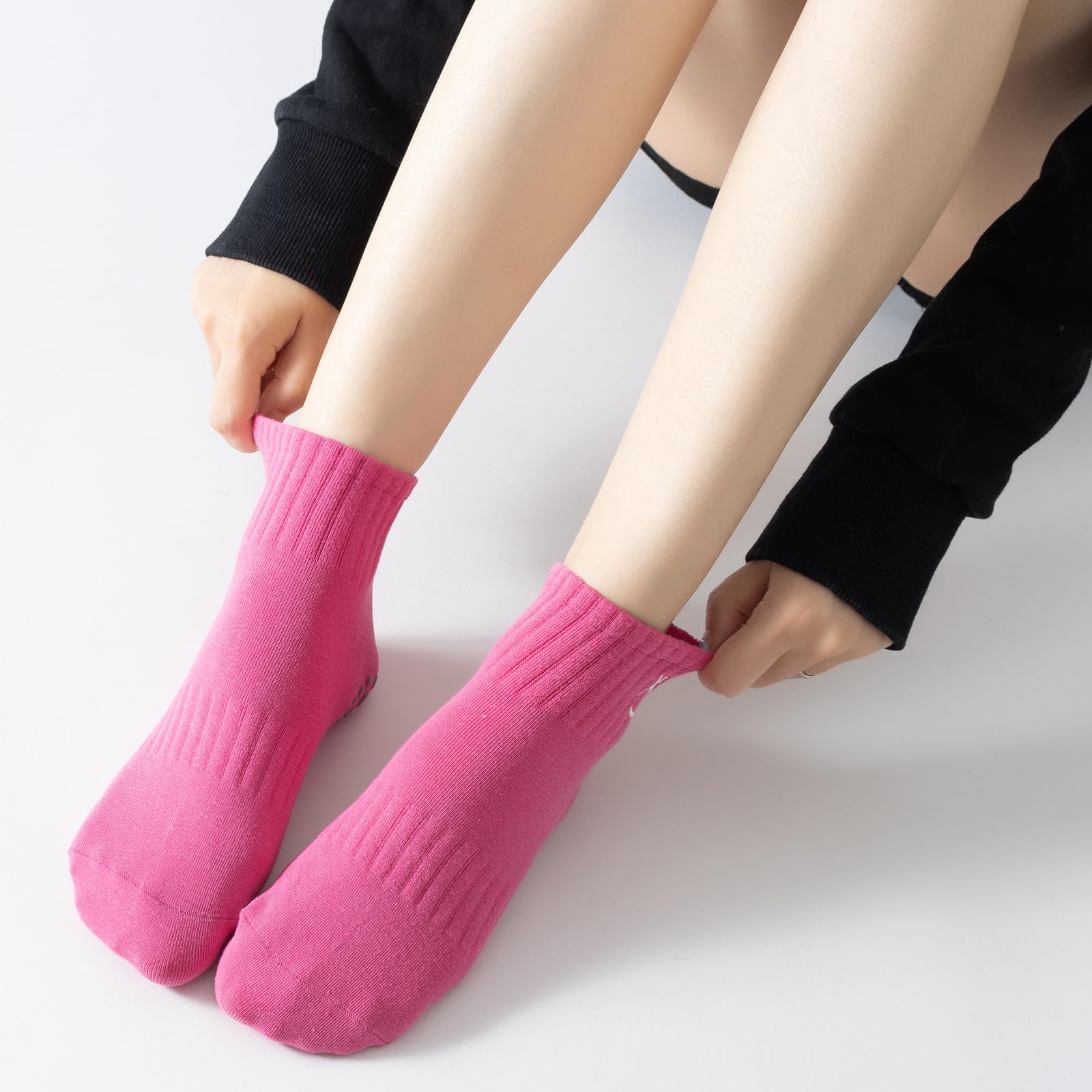 Non-Slip Yoga Socks for Women with Grips - Cushioned Ankle Pilates Socks for Barre, Ballet & Dance - Perfect for Studio Workouts, Home Exercises & Gym Sessions