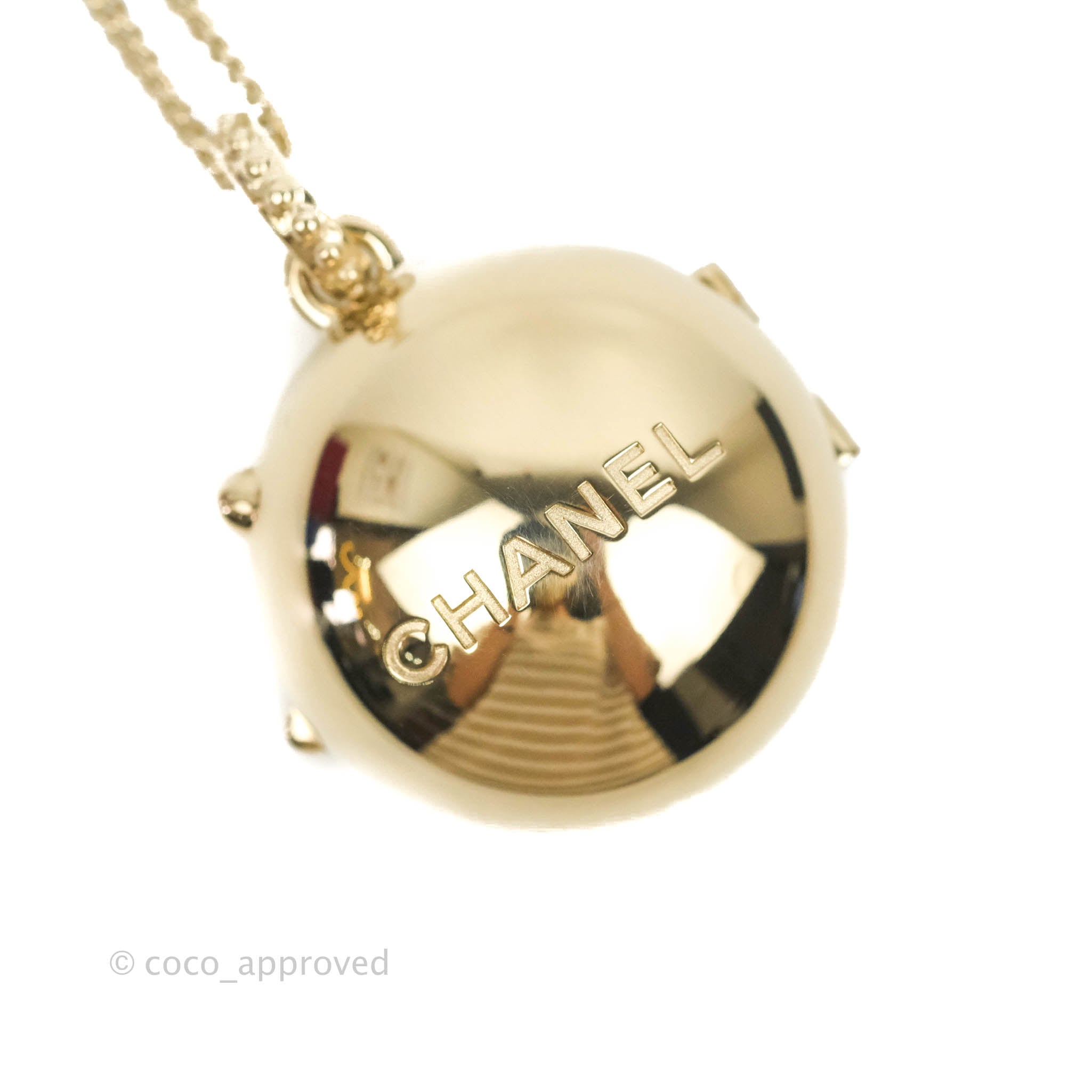 Chanel CC Locket Necklace in Gold Tone - 21S Collection | Elegant Pendant for Women, Perfect Gift for Birthday, Anniversary & Special Occasions