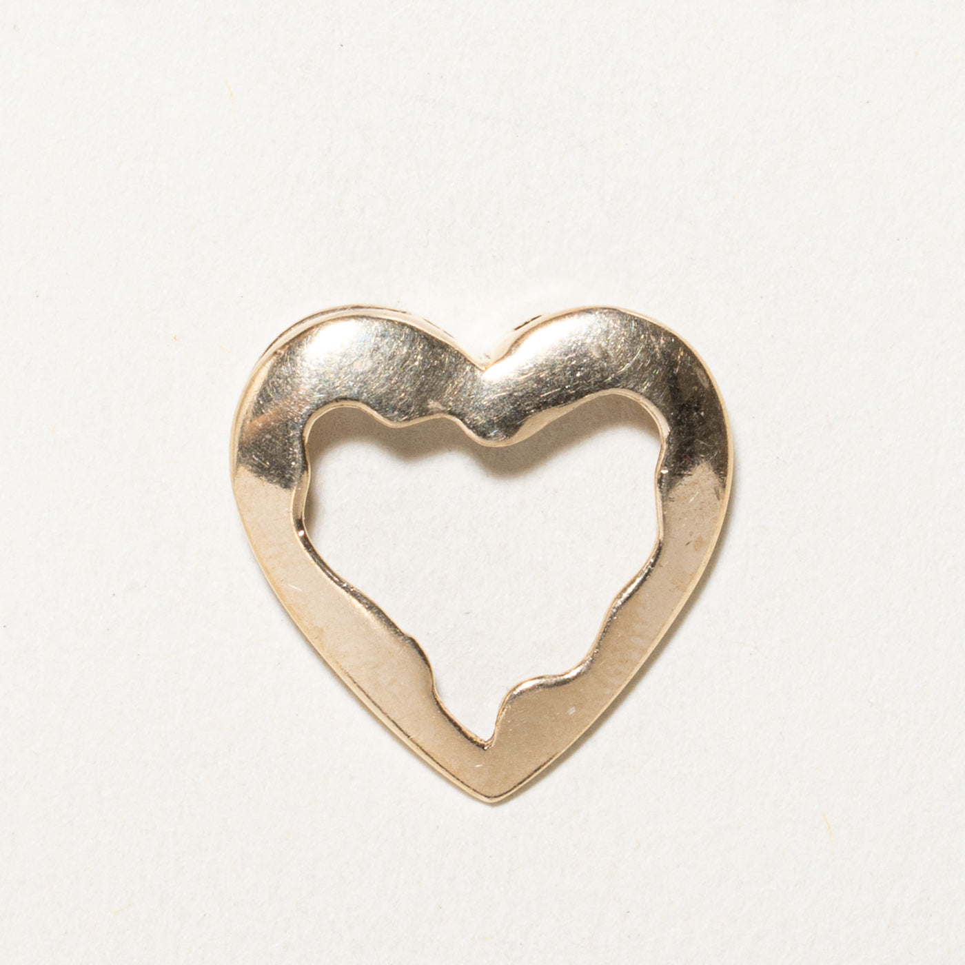 10K Yellow Gold Hollow Heart Pendant Necklace for Women - Dainty & Elegant Jewelry Gift for Valentine's Day, Anniversary or Birthday - Perfect for Layering and Everyday Wear