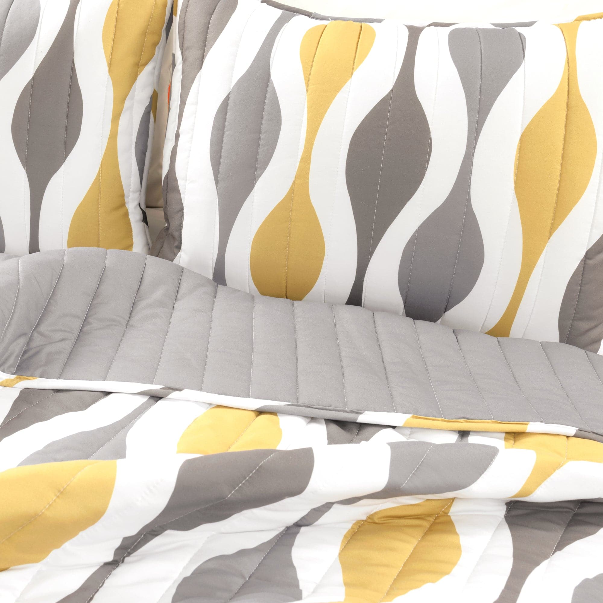 Mid Century Geo Reversible Quilt 3 Piece Set - Modern Geometric Bedding for Master & Guest Bedrooms - Perfect for Home Decor & Cozy Nights