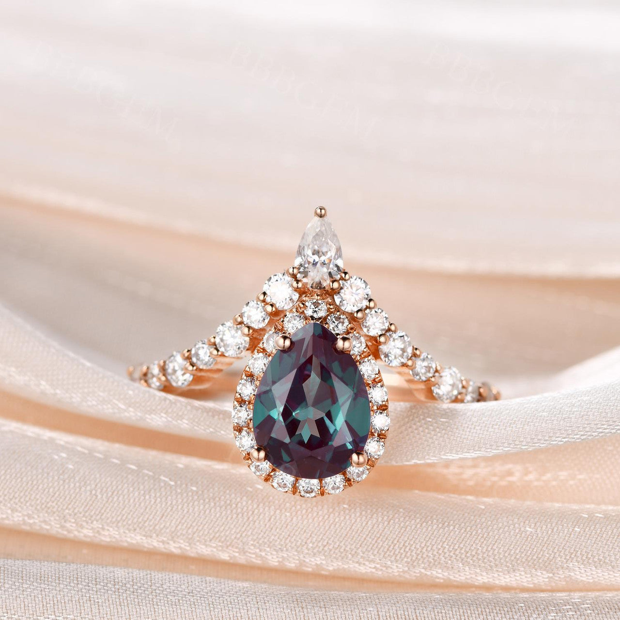 1.5 Carat Lab-Created Alexandrite Pear Shaped Engagement Ring for Women with Diamond Halo in Rose Gold - Perfect for Proposals, Anniversaries & Special Occasions