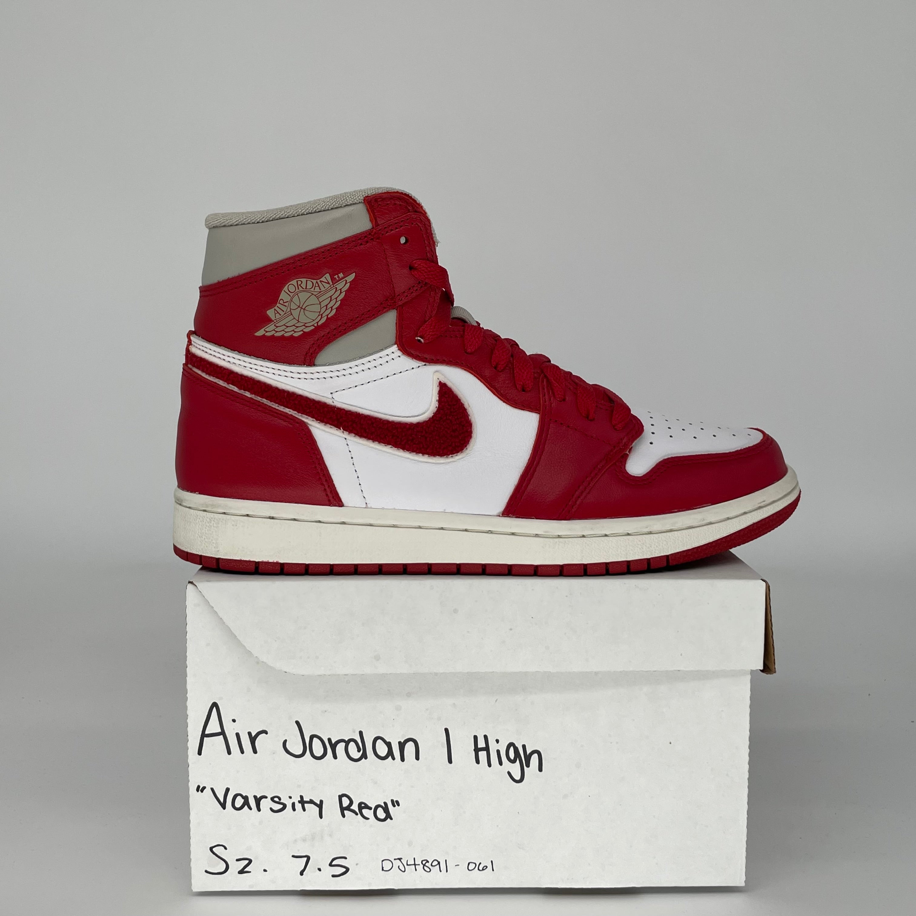 AIR JORDAN 1 Retro High OG Varsity Red Women's Size 7.5/9W - DJ4891-061 | Classic Basketball Sneakers for Streetwear & Casual Outfits