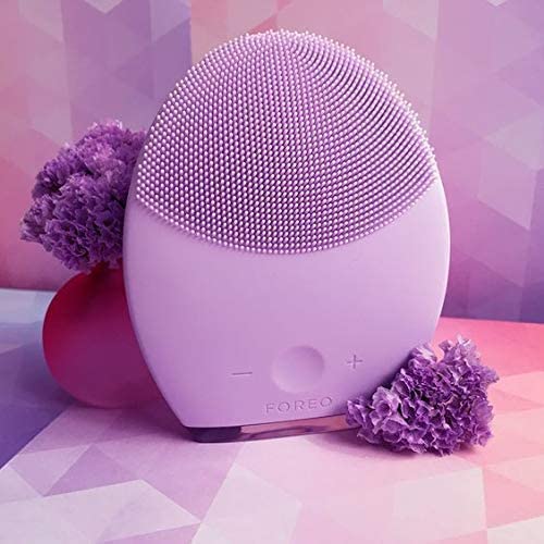 Reckon® Ultra Hygienic Soft Silicone Facial Cleansing Brush - Waterproof Vibrating Face Brush for Deep Cleansing & Gentle Exfoliation with Inductive Charging (Random Color) | Perfect for Daily Skincare Routine, Travel & Spa-Like Experience at Home