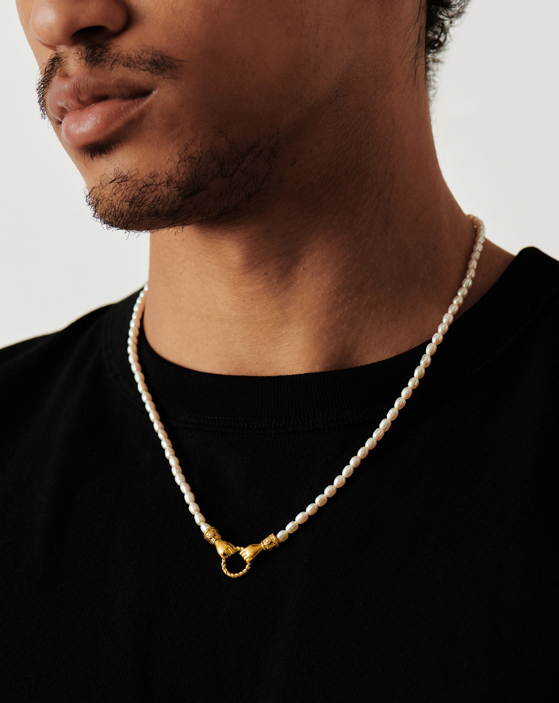 Harris Reed Medium In Good Hands Pearl Pendant Necklace - Elegant Pearl Jewelry for Women, Dainty Layering Necklace, Gift for Her - Perfect for Weddings, Date Nights & Special Occasions