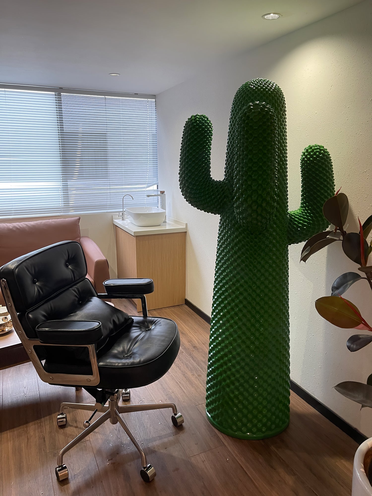 Modern Mello Sculptural Cactus Coat Rack - Stylish Wall Mounted Entryway Organizer for Hats, Scarves & Bags - Perfect for Home, Office or Dorm Decor