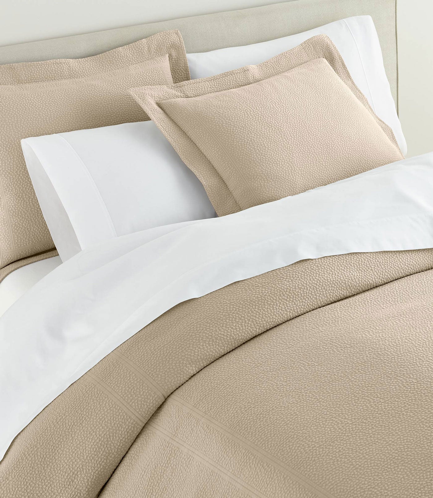 Luxury Montauk Matelassé Sham - Premium Quilted Pillow Cover for Bedroom Decor - Elegant Home Textile for Master Bedroom, Guest Room & Hotel Styling