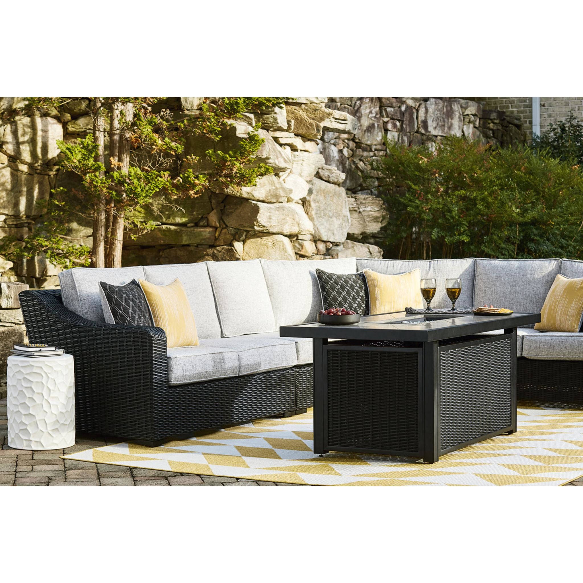 Beachcroft 4-Piece Outdoor Modular Sectional Sofa Set - Water-Resistant Patio Furniture for Backyard, Poolside & Garden Relaxation