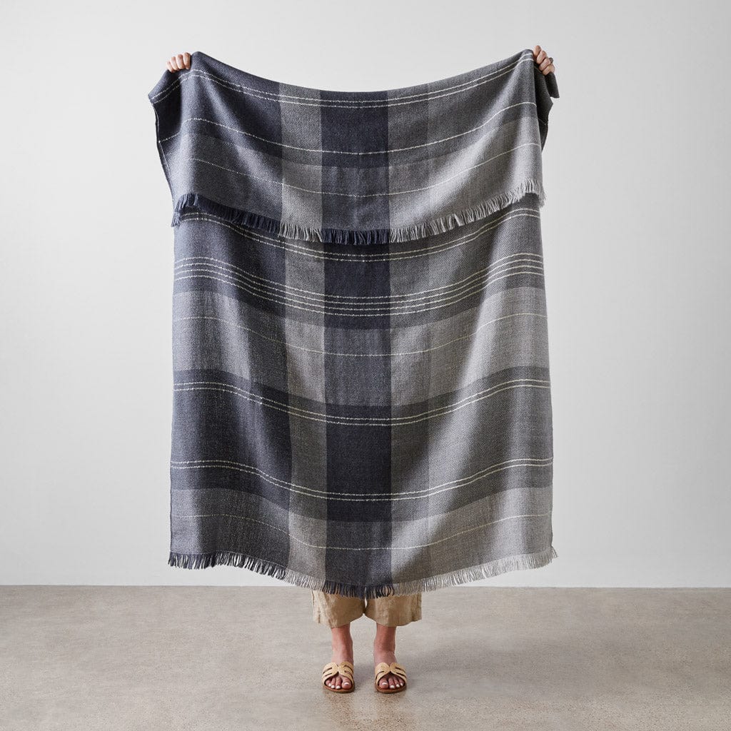 Soft & Cozy Alpaca Wool Throw Blanket - Luxurious Handmade Alpaca Fiber Blanket for Bed, Couch & Home Decor - Perfect for Winter Warmth & Gift Giving
