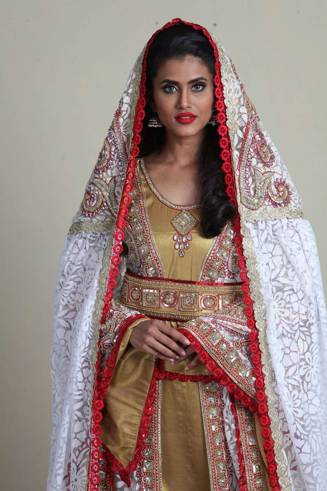 Exclusive Beige Moroccan Wedding Kaftan with Bell Sleeves & Hand-Beaded Veil | Elegant Bridal Gown for Boho Chic Ceremonies & Photoshoots