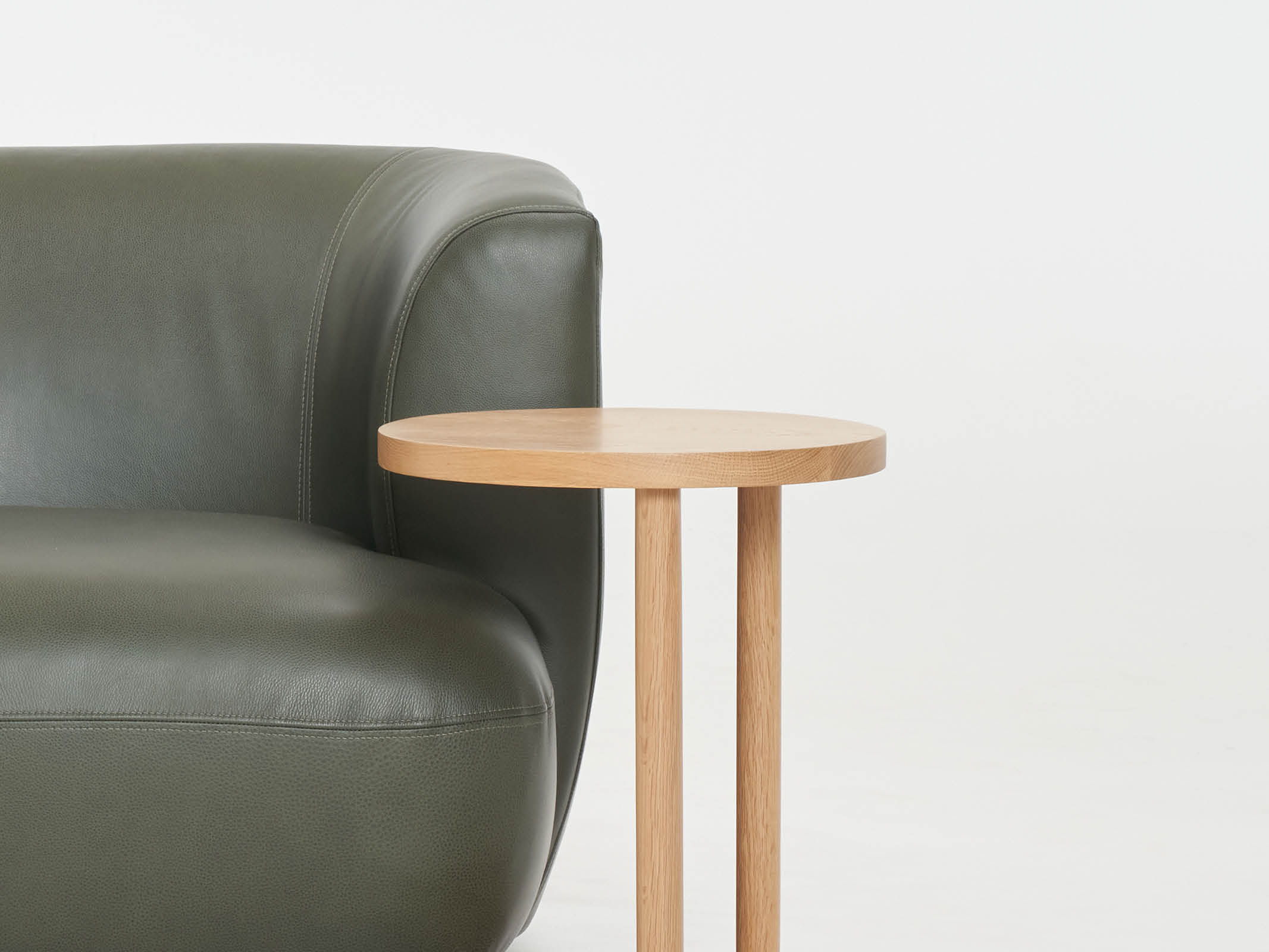 Modern Layer Side Table - Minimalist End Table for Living Room, Bedroom & Office - Small Accent Table with Sleek Design for Home Decor