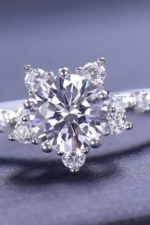 1 Carat Moissanite 6 Prong Engagement Ring - Durable & Sparkling Wedding Band for Women - Perfect for Proposals, Anniversaries, and Everyday Elegance