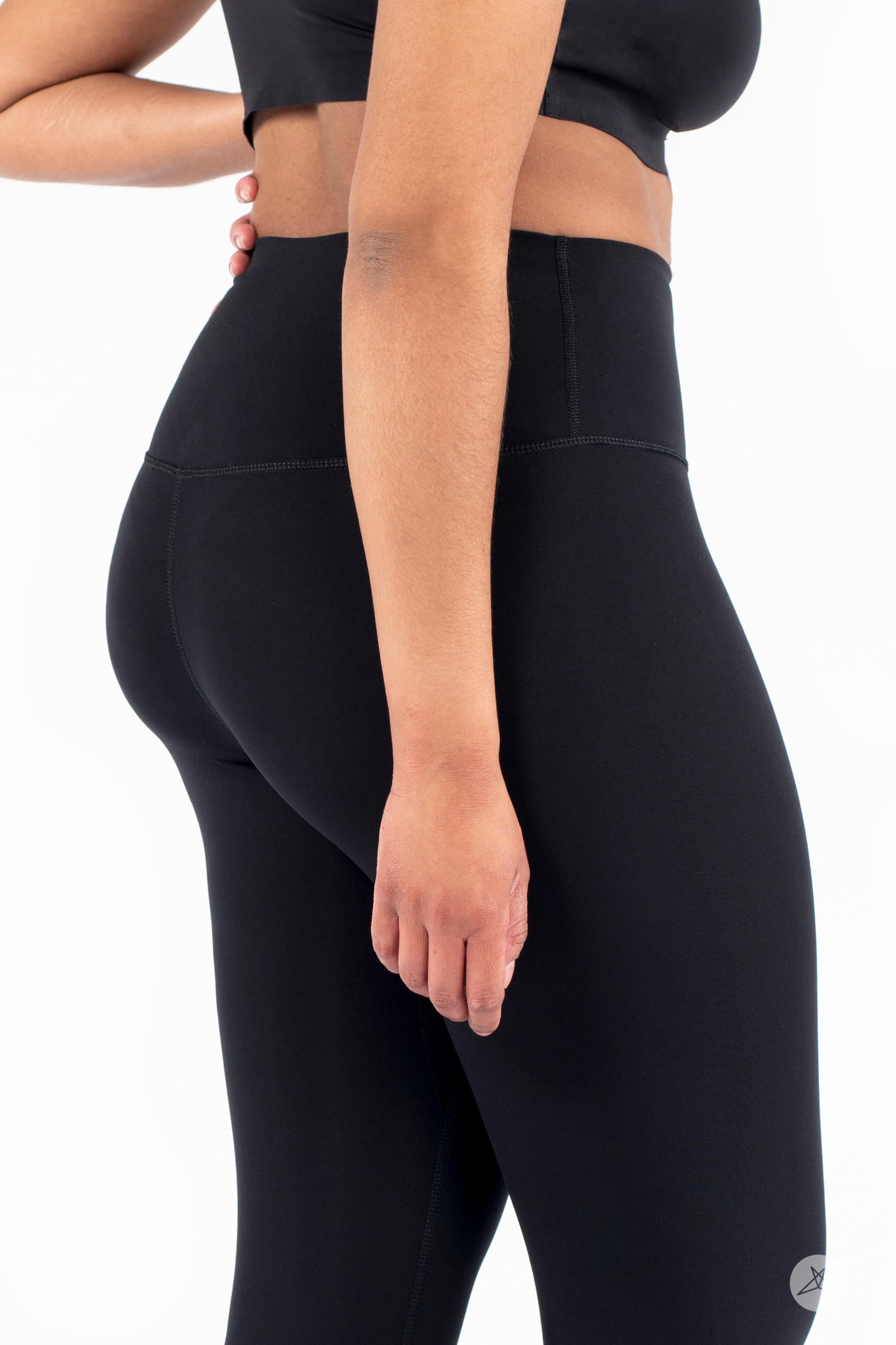 Free Motion Crops - High-Quality Yoga Pants for Women | Comfortable Workout Leggings for Pilates, Running & Gym | Perfect for Active Lifestyles & Athleisure Wear