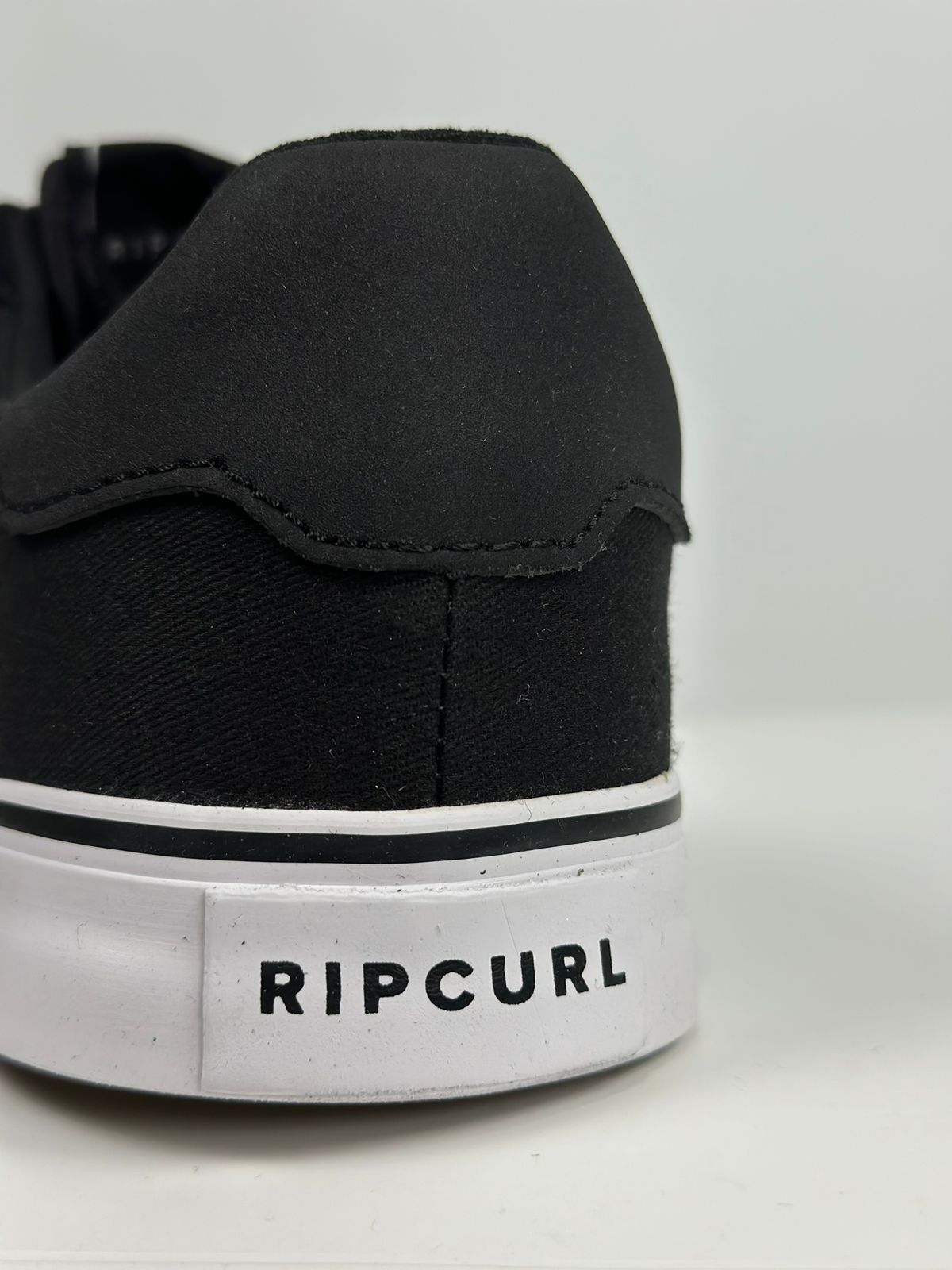 Rip Curl RCC Ox New Prague Black/White Skate Shoes - Men's Casual Sneakers for Skateboarding & Streetwear Fashion