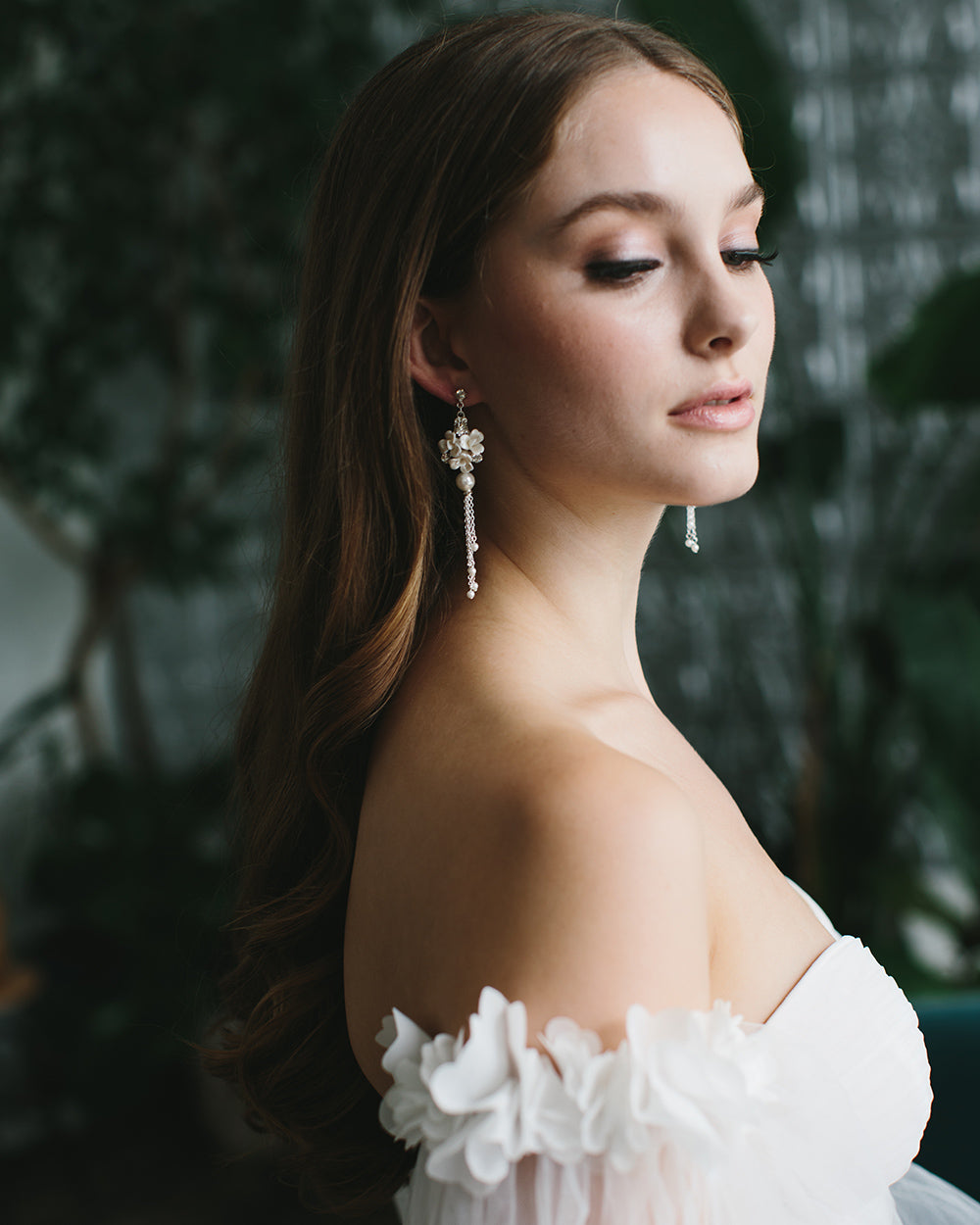 Elegant Page Dangle Earrings for Women - Trendy Book Lover Jewelry Gift - Perfect for Reading, Book Club, and Literary Events