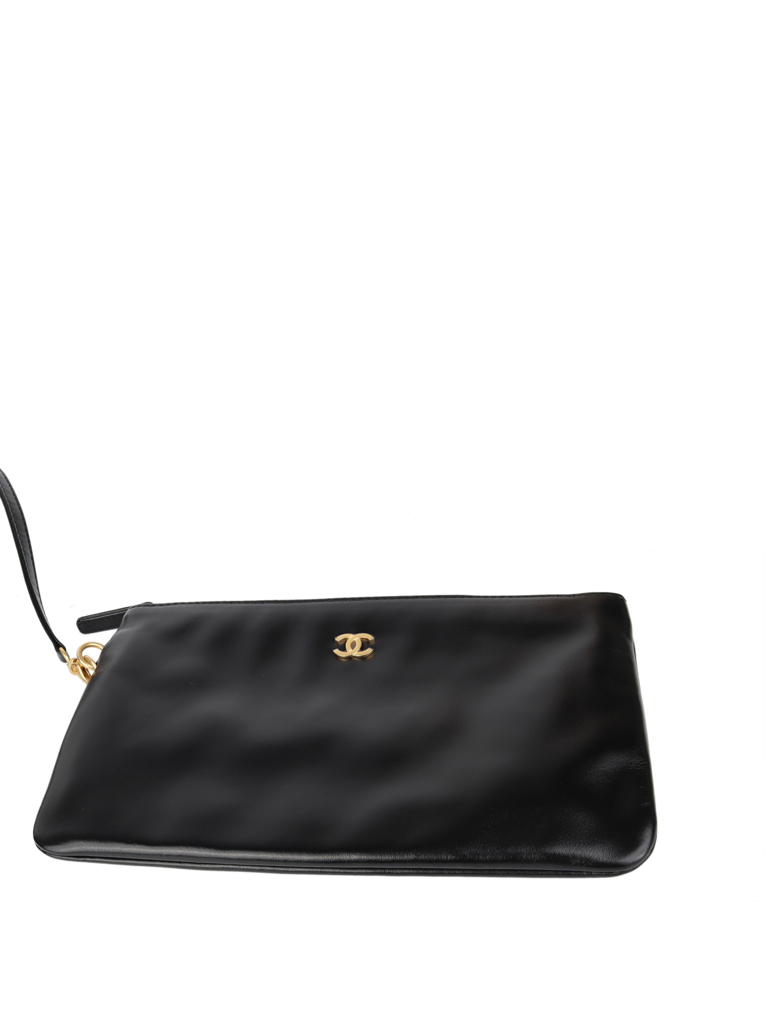 Chanel Black Small 22 Bag - Luxury Designer Handbag for Women | Perfect for Parties, Dating & Everyday Use