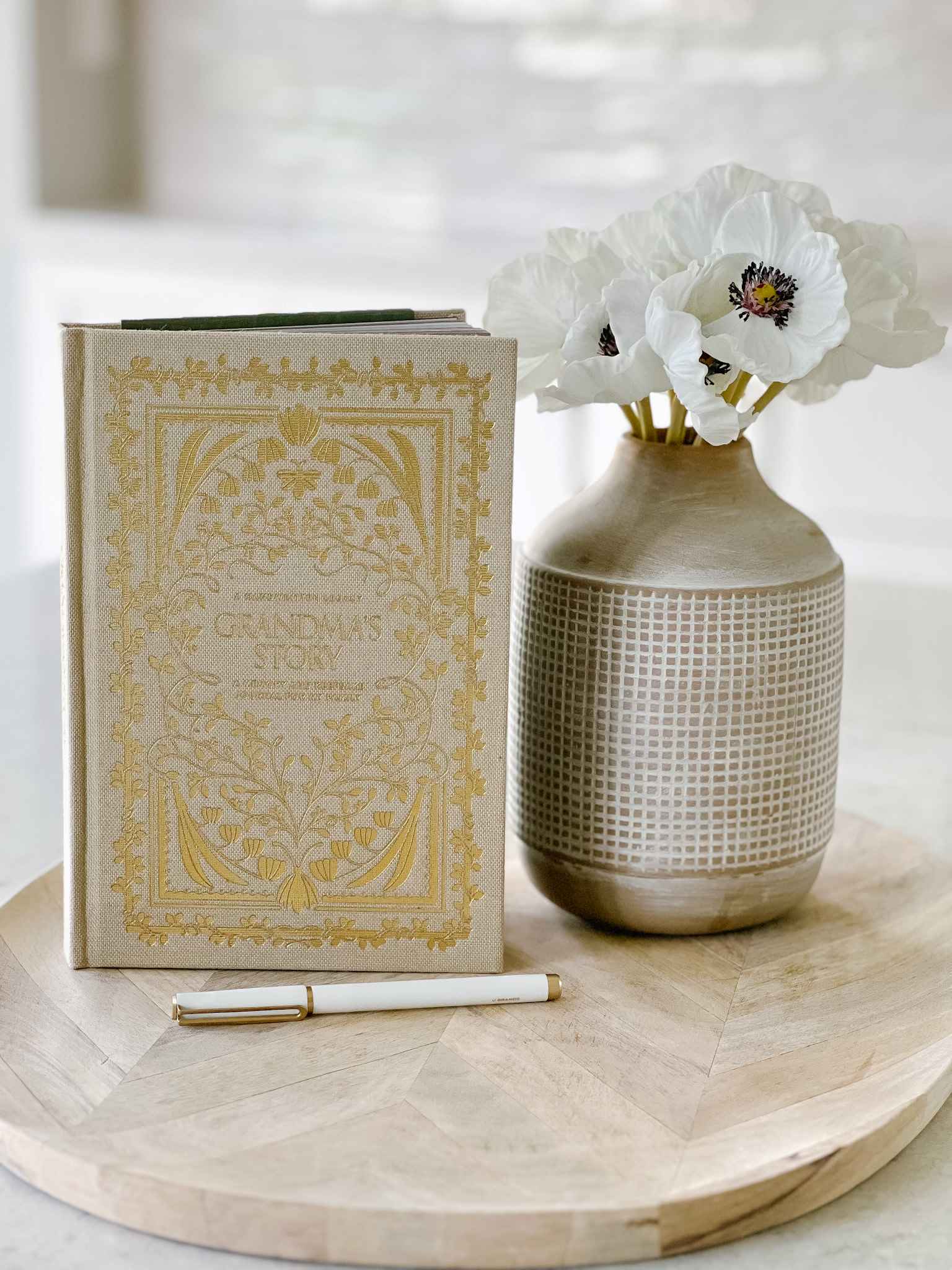 Grandma's Story - Personalized Keepsake Memory Book for Cherished Family Memories | Perfect for Gifts, Scrapbooking & Preserving Family History