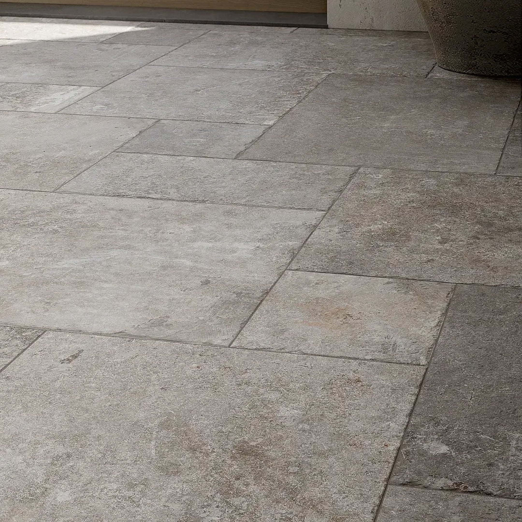 Premium Windsor Travertine Versailles Pattern French Orange County Floor Tiles - Perfect for Mediterranean Kitchens, Bathroom Backsplashes & Outdoor Patios