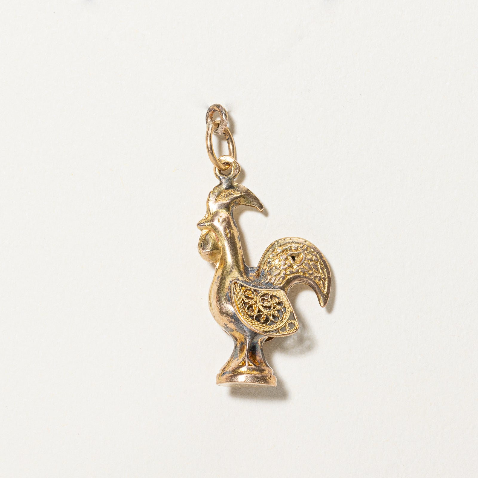 19k Yellow Gold Rooster Charm Pendant - Elegant Jewelry Gift for Men & Women - Perfect for Birthdays, Anniversaries & Chinese Zodiac Collections