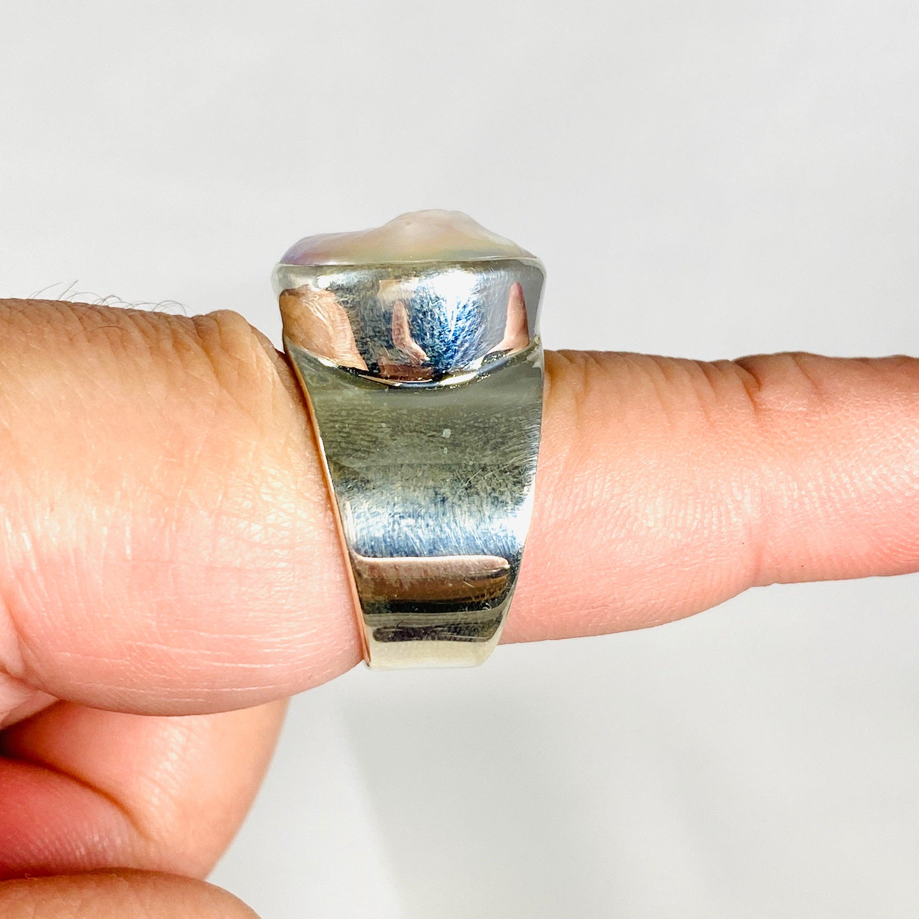 Pearl Round Ring with Thick Band - Size 9 - KRGJ2935 - Elegant Jewelry for Women, Perfect for Weddings, Parties & Special Occasions