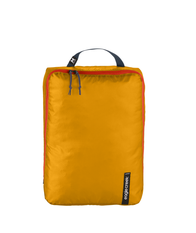 Eagle Creek Pack It Isolate Clean/Dirty Cube M - Waterproof Travel Organizer for Luggage & Backpack - Perfect for Camping, Hiking & Business Trips