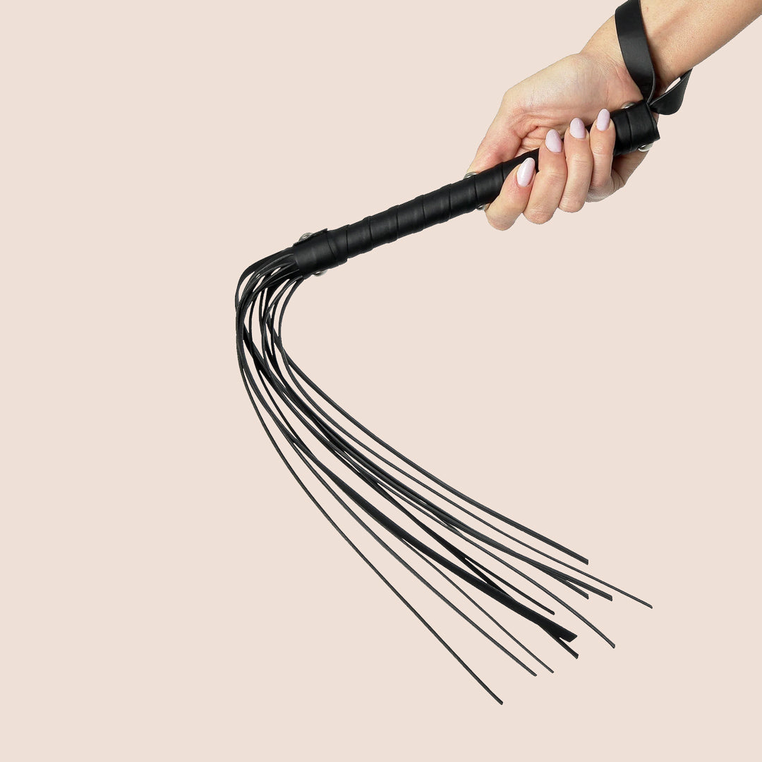 Premium Cat O' Nine Tails Whip - High-Quality Leather Flogger for BDSM, Spanking & Sensation Play | Perfect for Couples, Roleplay & BDSM Enthusiasts