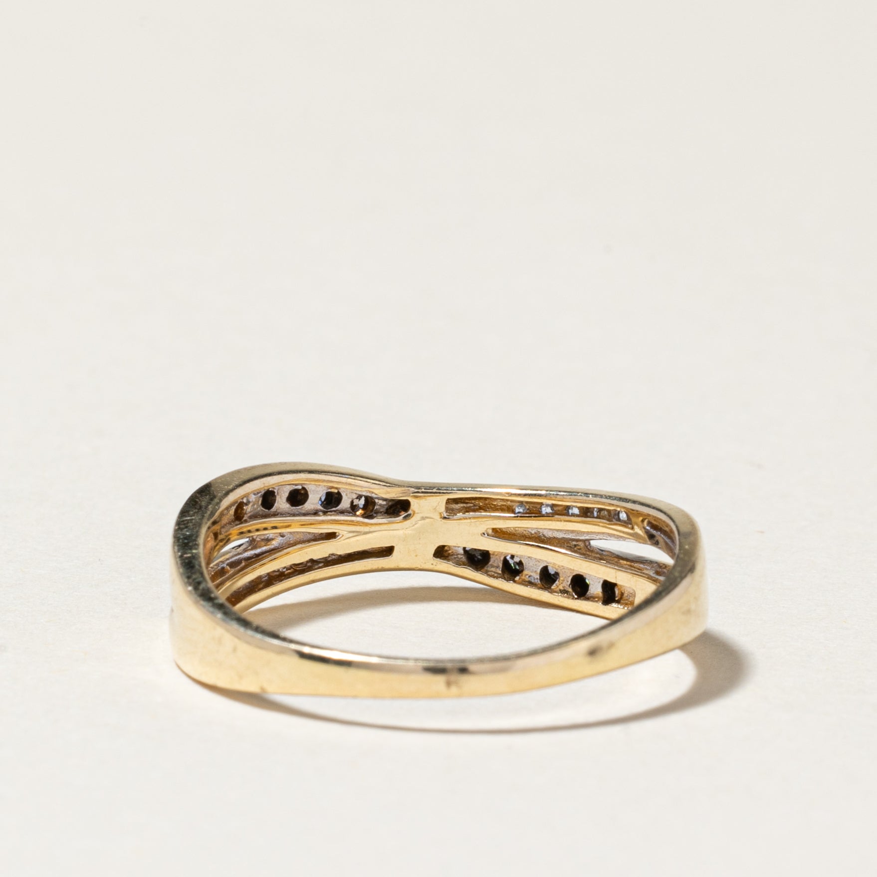 14K Yellow Gold Diamond Crossover Ring - 0.25ctw Natural Diamond Wedding Band - Size 7.5 - Elegant Bridal Jewelry for Engagement, Anniversary & Special Occasions