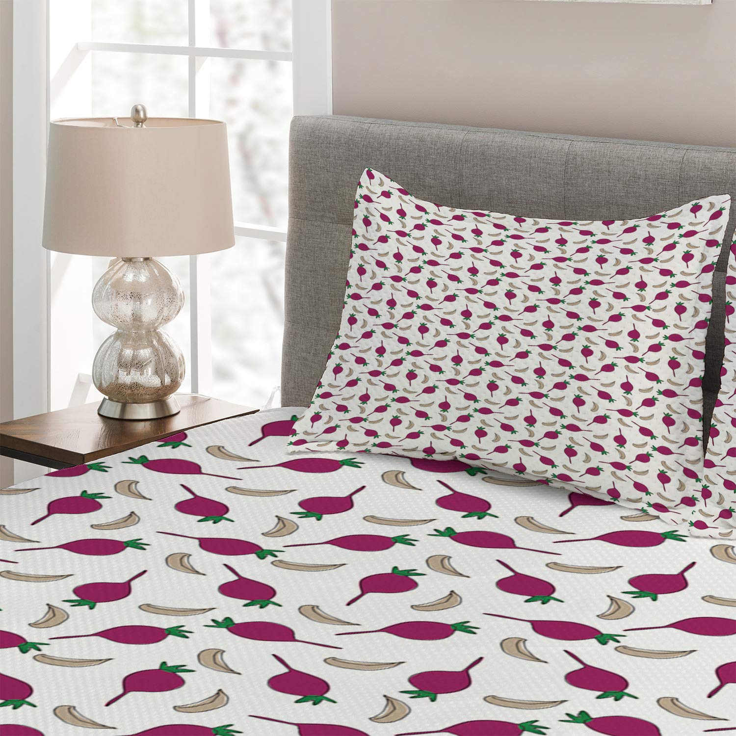 Ambesonne 3-Piece King Size Quilted Bedspread Set with 2 Pillow Shams - Cartoon Vegetable Print (Garlic & Beet) in Dark Magenta, Hunter Green & Tan - Cozy Bedroom Decor for Farmhouse & Modern Homes