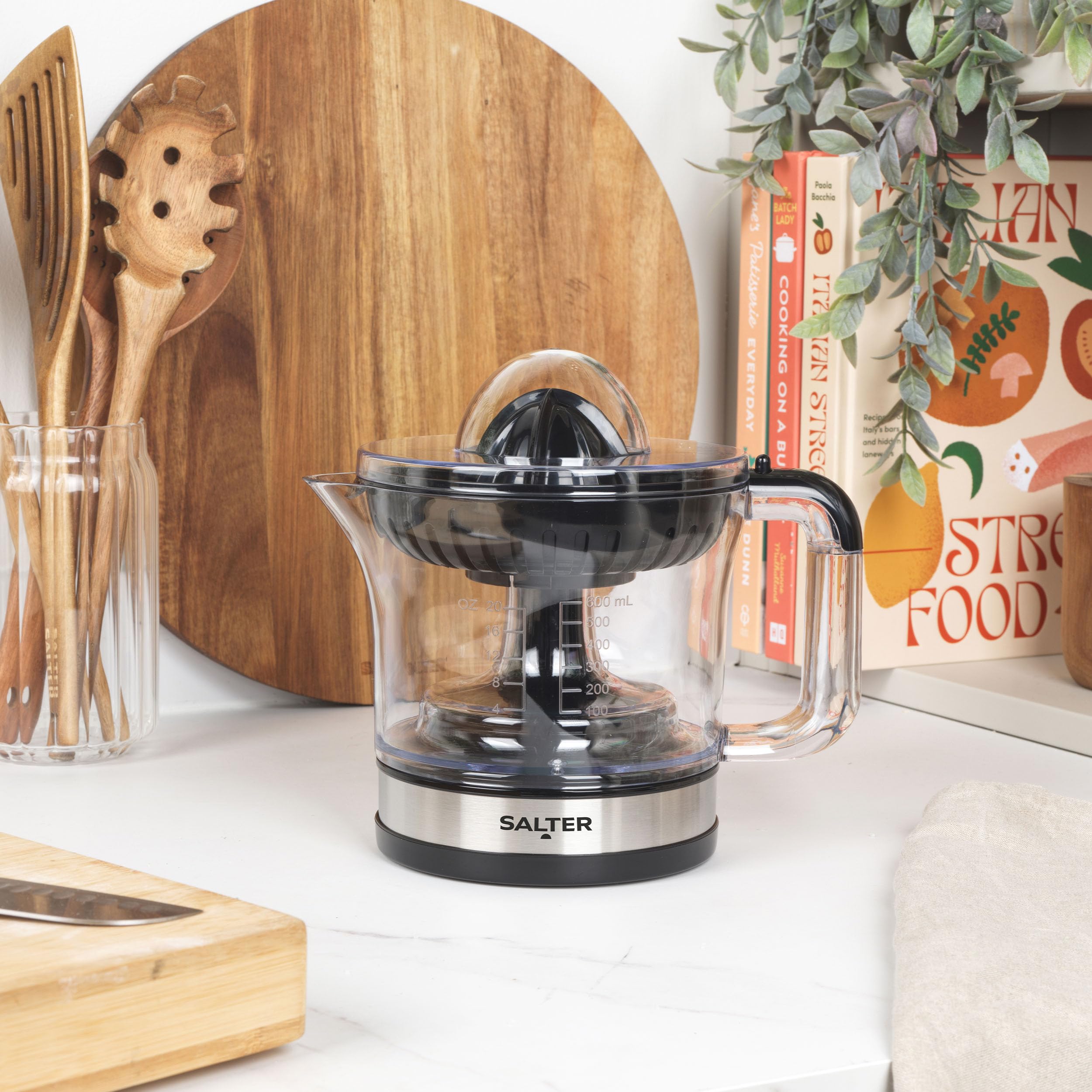 Salter EK5025 Electric Citrus Juicer - 600ml BPA-Free Fruit Juice Extractor with 2 Juicing Cones, Adjustable Pulp Control for Smooth or Chunky Juice | Perfect for Baking, Cocktails, Breakfast & Healthy Living