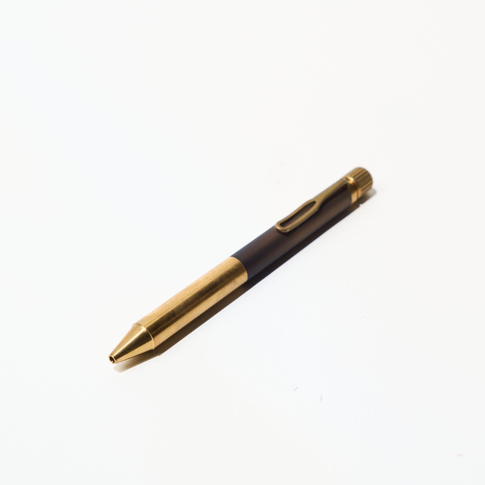 SAKURA craft lab 001 Premium Gel Ink Pen - Smooth Writing 0.5mm Fine Point - Ideal for Journaling, Note Taking & Artistic Sketching