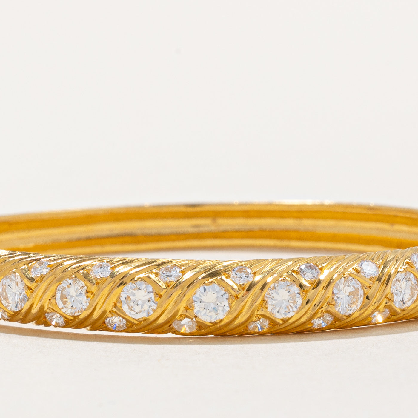 Bezel Set Diamond Bangle Bracelet - 1.75 Carat Total Weight (ctw) - Size 6 - Elegant Jewelry for Women, Perfect for Weddings, Anniversaries & Special Occasions