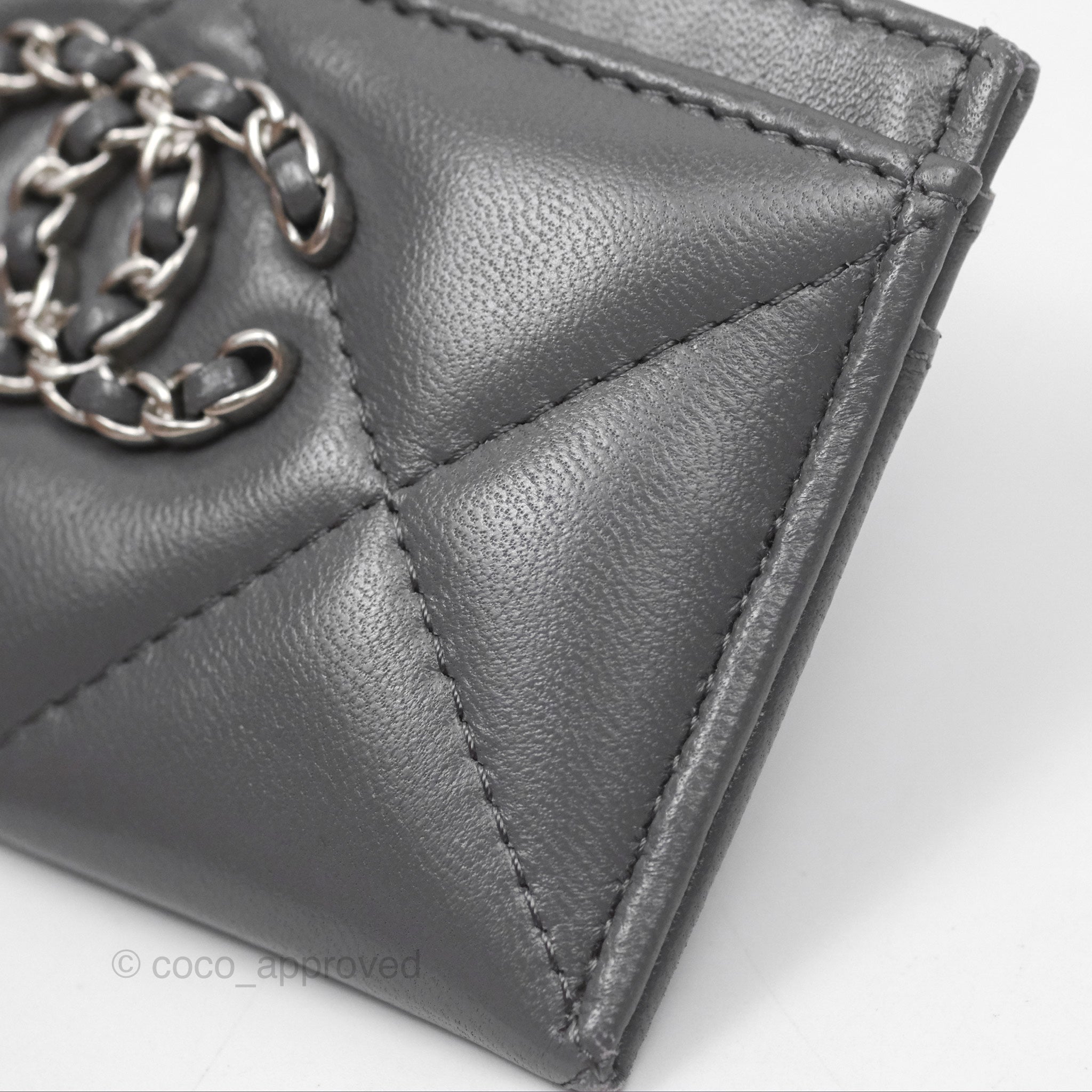 Chanel 19 Quilted Grey Leather Card Holder with Silver Hardware - Luxury Compact Wallet for Everyday Use & Travel