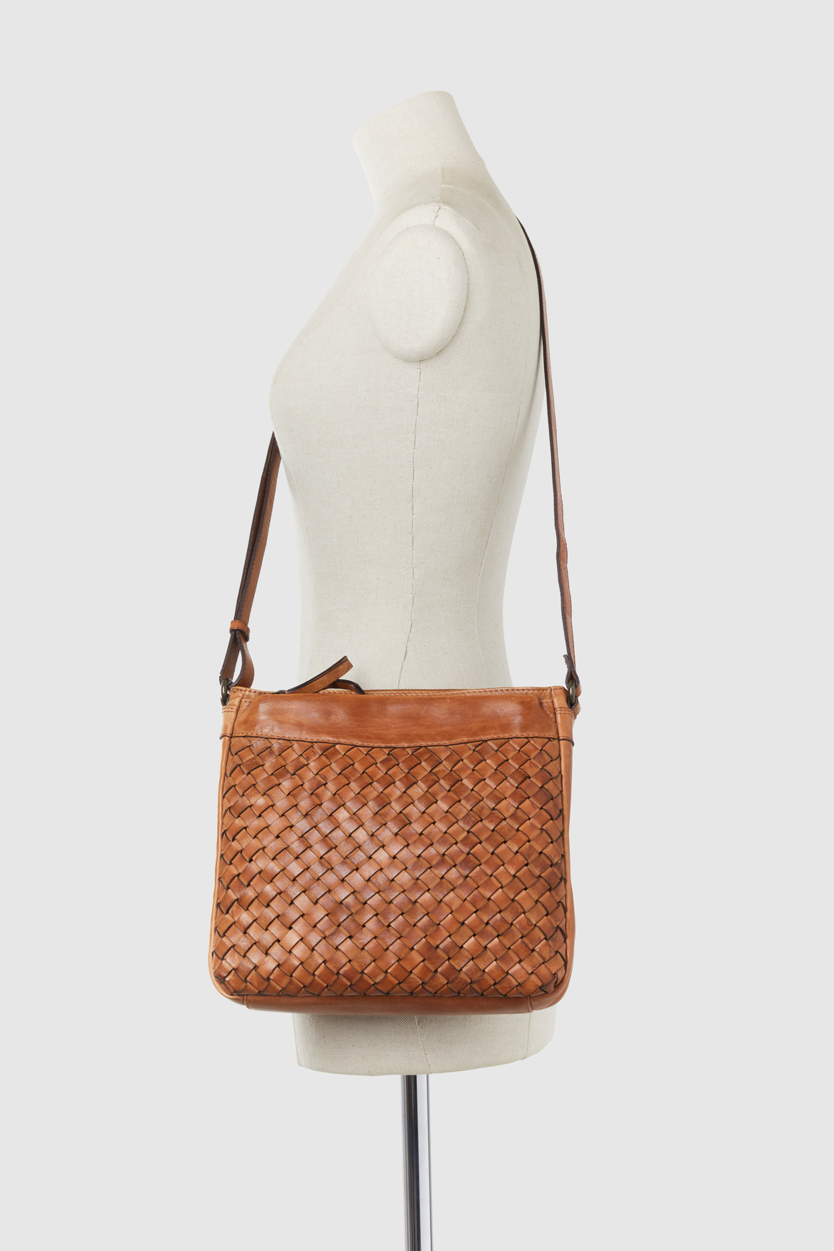 Stylish Palma Leather Weave Crossbody Bag for Women - Fashionable Handmade Genuine Leather Purse - Perfect for Travel, Shopping & Everyday Use