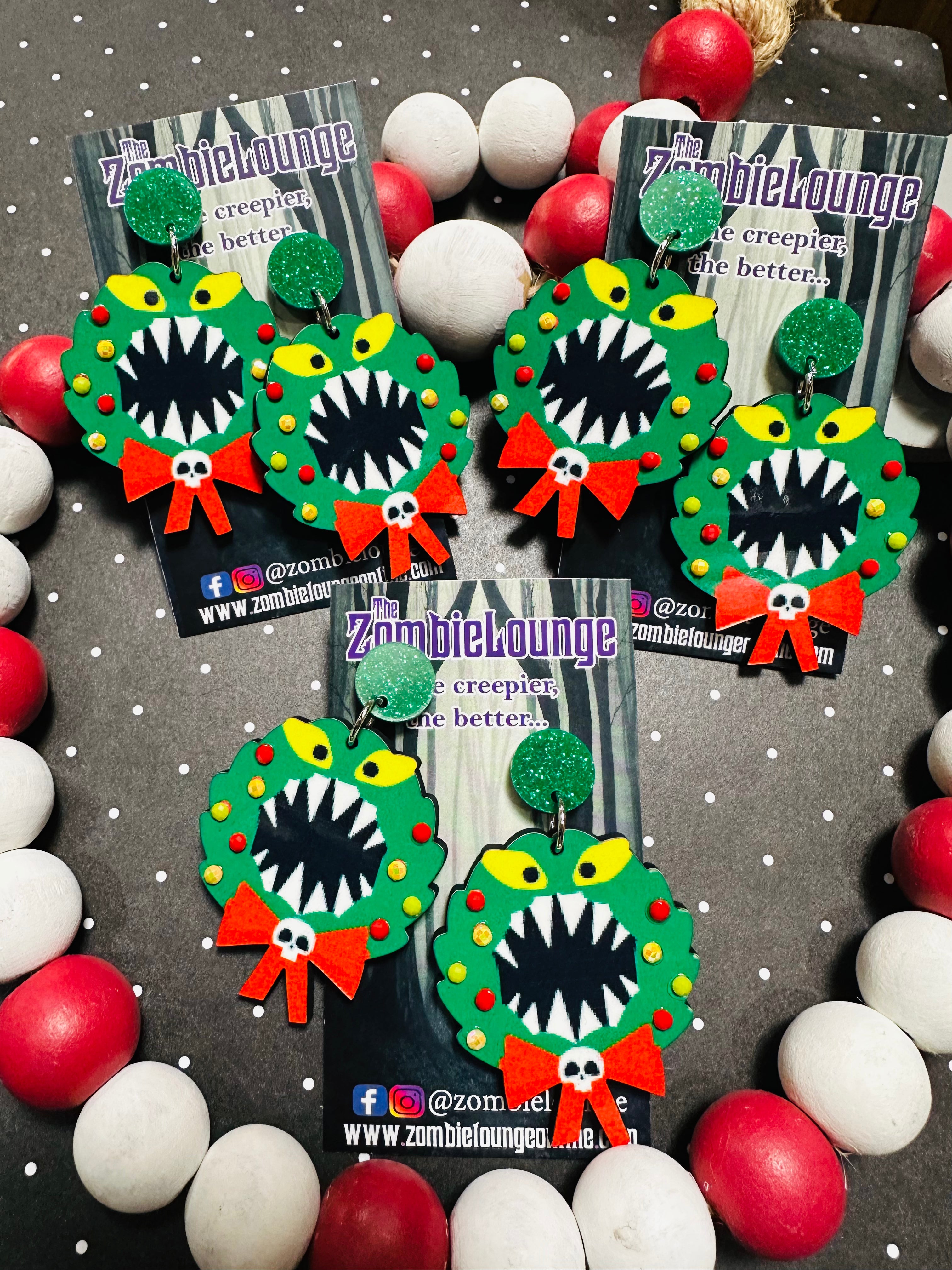 Spooky Halloween Wreath Earrings - Gothic Dangle Jewelry for Women - Perfect for Costume Parties & Haunted House Events