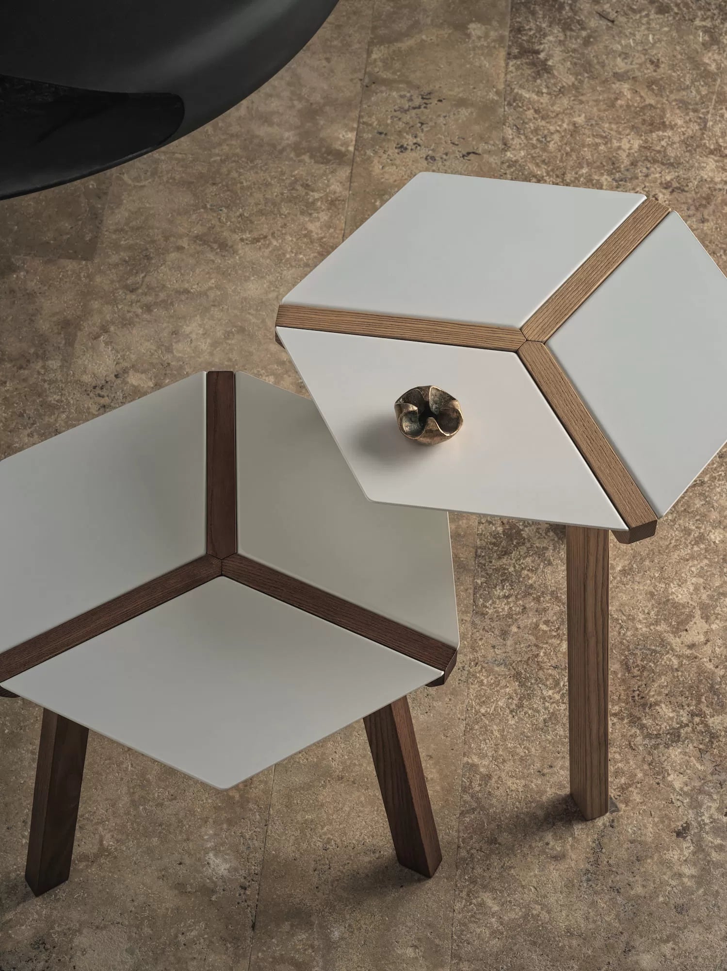 Modern Espresso Coffee Table - Mid-Century Style Wooden Living Room Table with Storage Shelf | Perfect for Small Spaces, Apartments & Home Decor