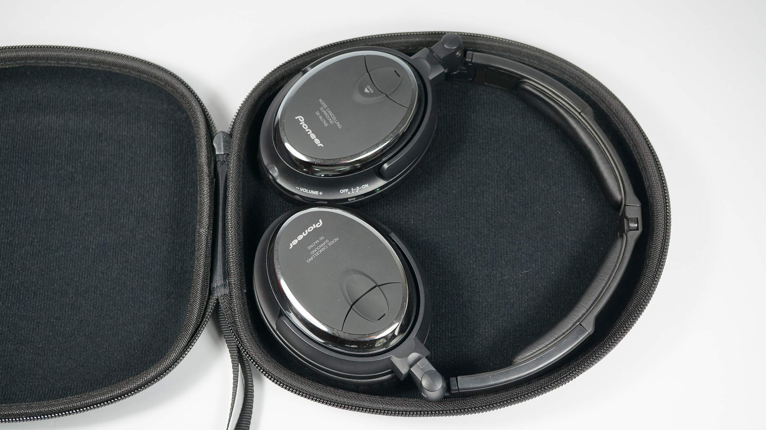 Premium PXB Headphone Travel Case - Protective Storage for Plantronics Backbeat Sense SE, Backbeat Fit & Sennheiser Momentum On-Ear Headphones - Perfect for Travel, Gym & Daily Commute