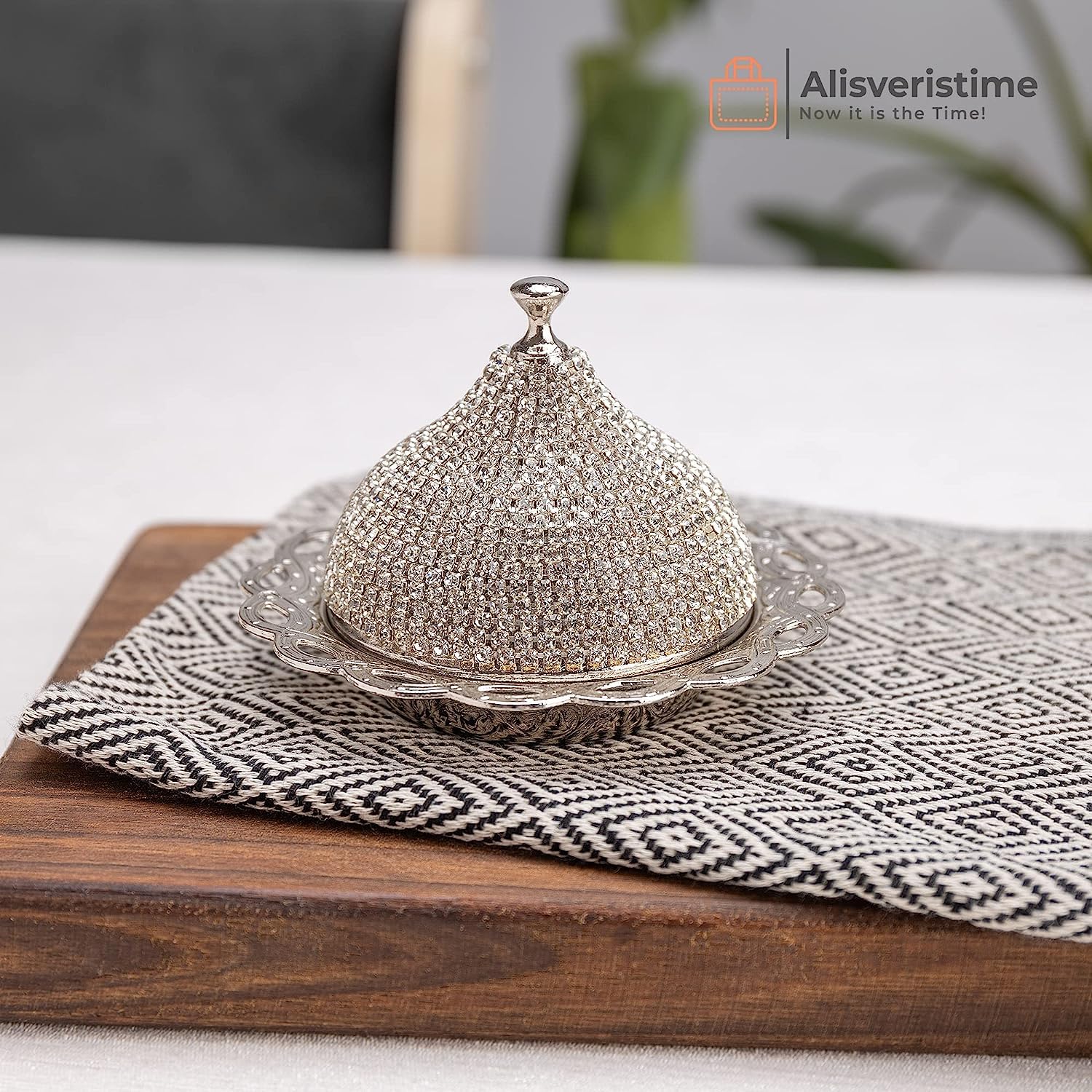 Premium Turkish Tea Glass Set with Crystal Embellishments - 6-Piece Set with Zamak Holders & Saucers (Silver) - Perfect for Home, Office & Traditional Tea Ceremonies
