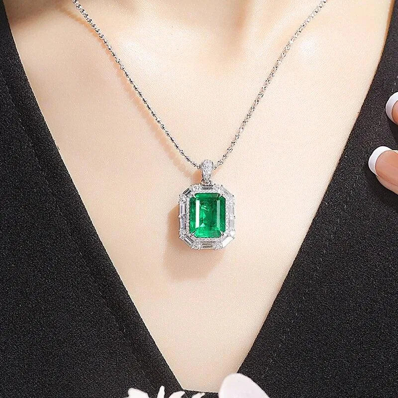 Vintage 18K Gold Pendant Necklace with Natural Emerald & Diamonds | Custom Luxury Jewelry for Women | Perfect for Weddings, Anniversaries & Special Occasions