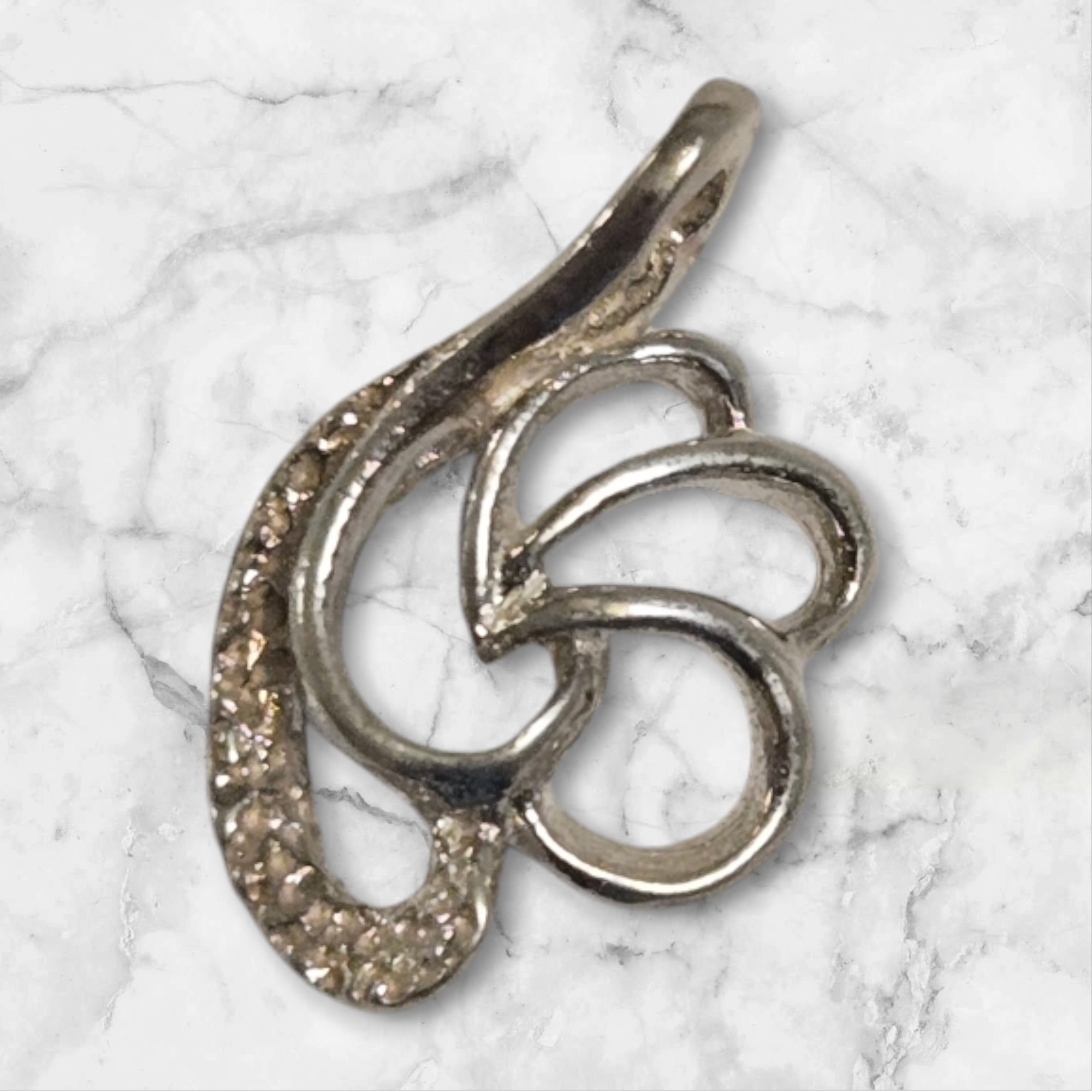Free Form Pendant with 18