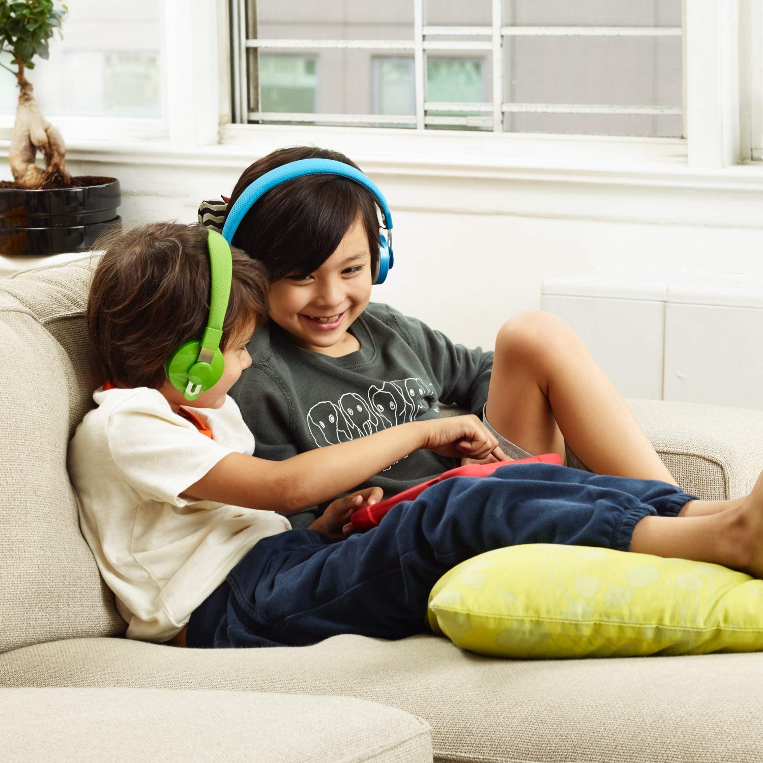 LilGadgets Untangled Pro Wireless Kids Headphones with Microphone - Volume Limited Safe Listening, SharePort Technology, SoftTouch Ear Cushions - Purple Bluetooth Headphones for School, Travel & Home Use