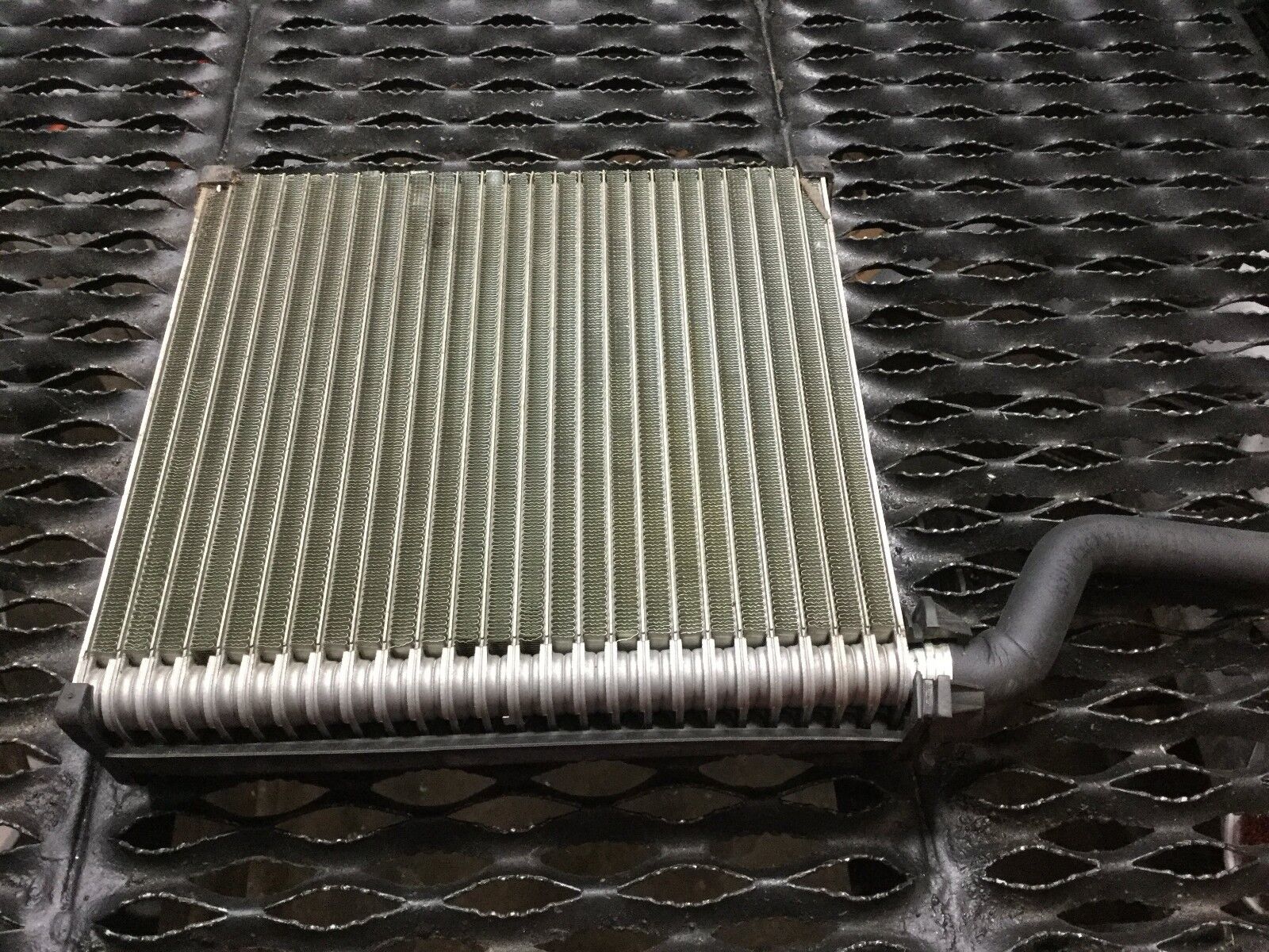 05-08 Audi A4 AC Evaporator Core Replacement - OEM Quality for Car Air Conditioning System - Perfect for Summer Cooling & HVAC Repair