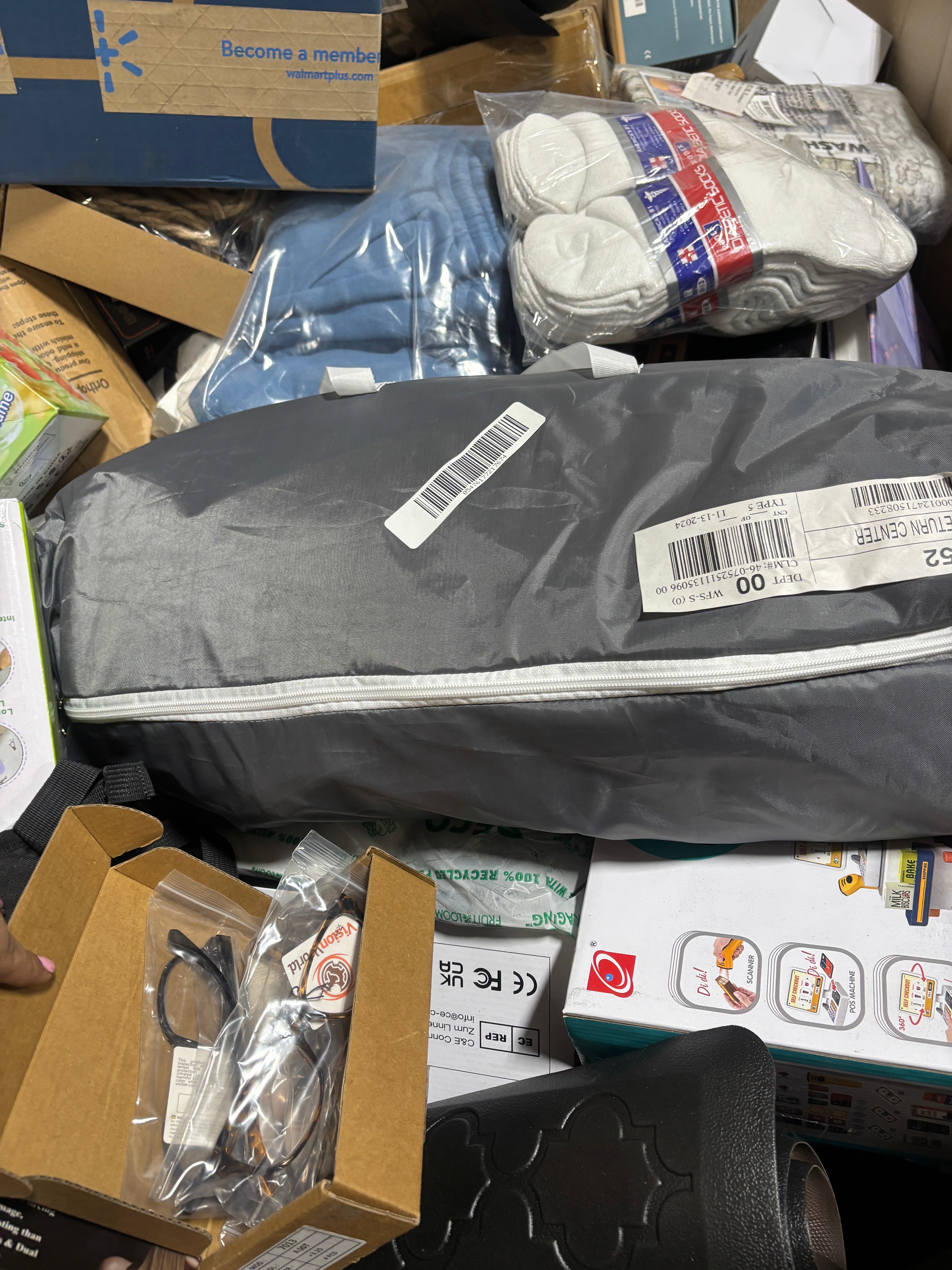 WM Medium Unmanifested Dotcom Returns Load - 24 Pallets Per Truck | Efficient Warehouse & Logistics Solution for E-commerce Returns