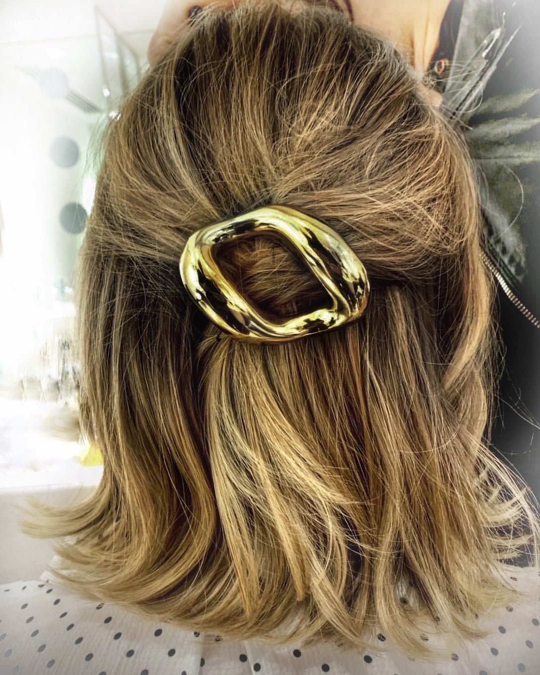 Elegant Glossy Hair Barrette - Perfect for Weddings, Parties & Everyday Hairstyles