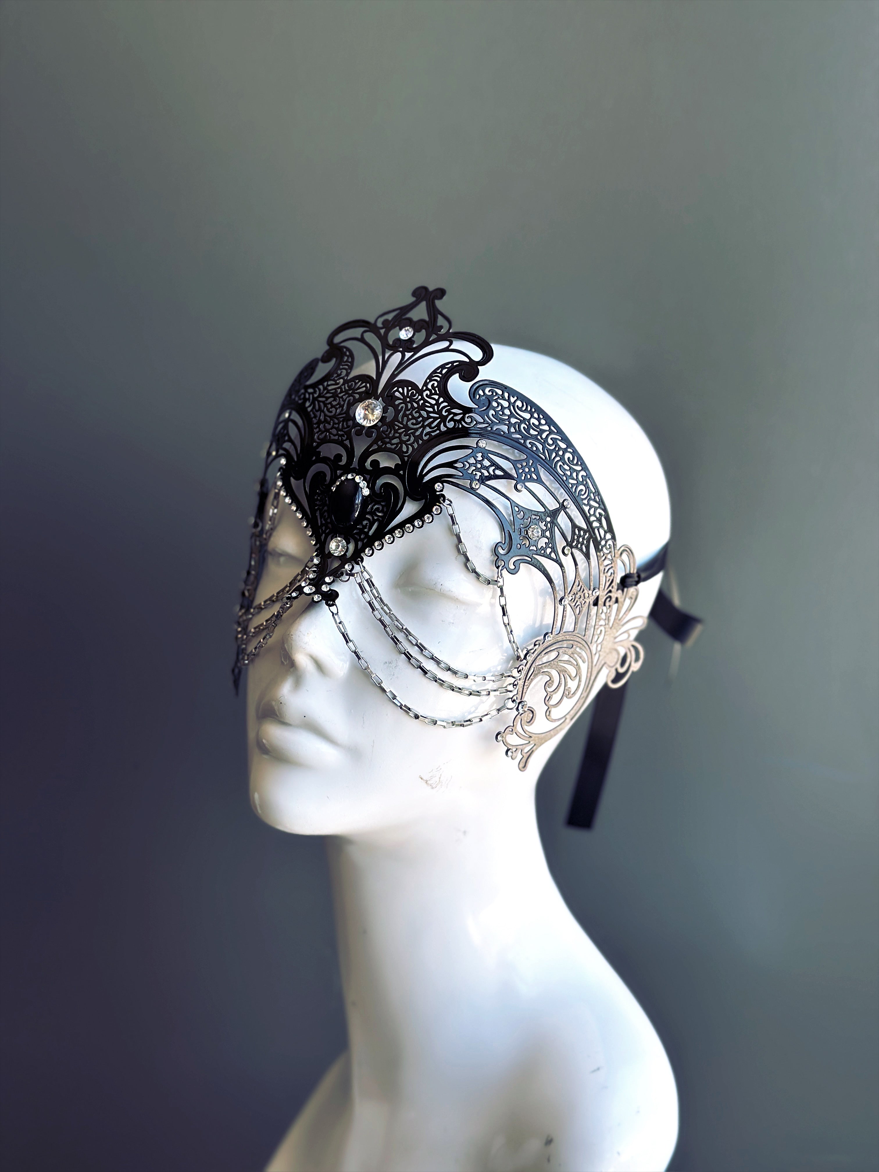 Goddess Chain Face Mask - Black | Elegant Gothic Style Mask for Women | Perfect for Halloween, Cosplay, and Fashion Accessories