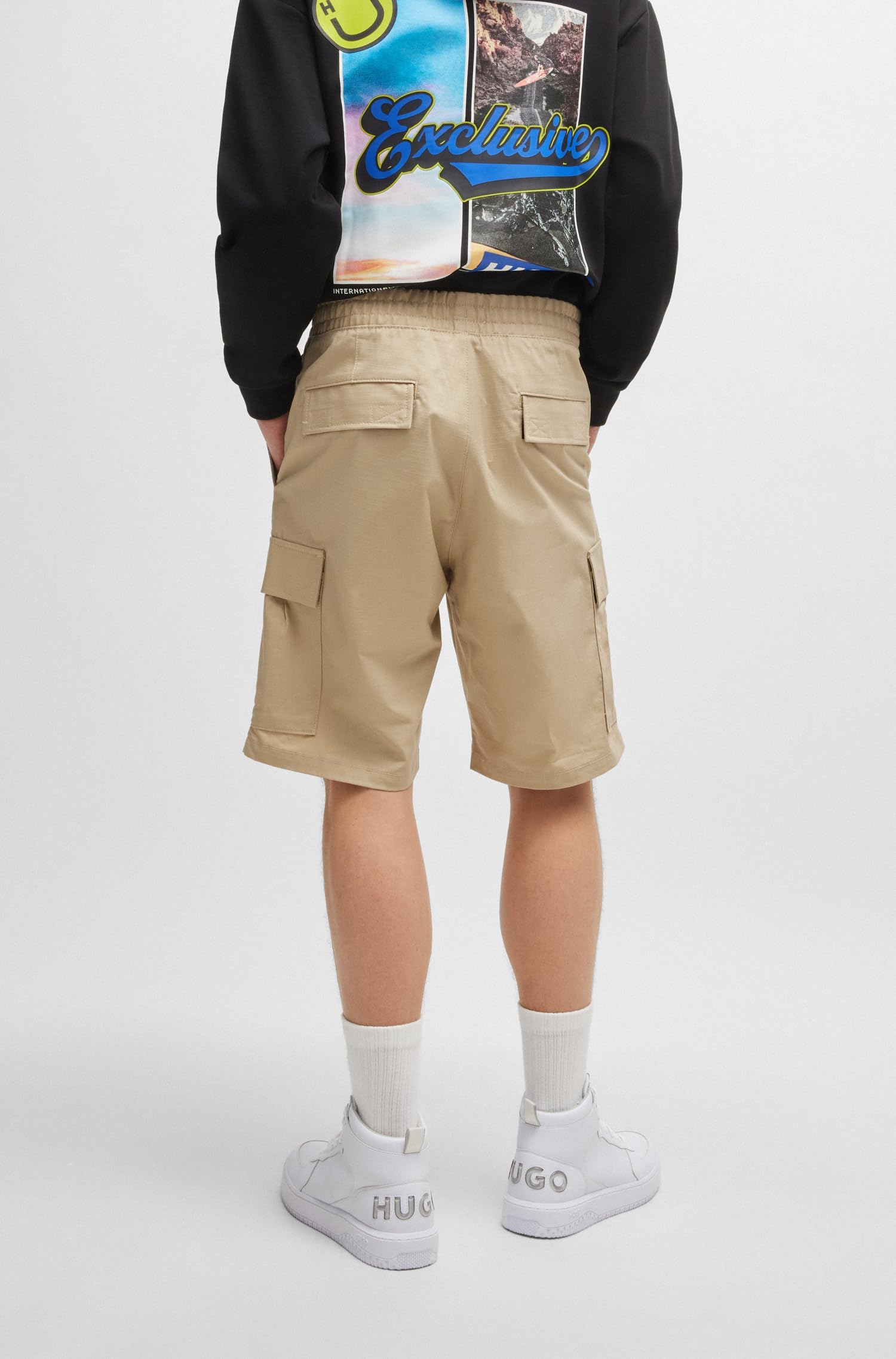 HUGO Men's Relaxed Fit Cargo Shorts - Cotton Casual Summer Shorts with Multiple Pockets for Outdoor, Travel & Everyday Wear