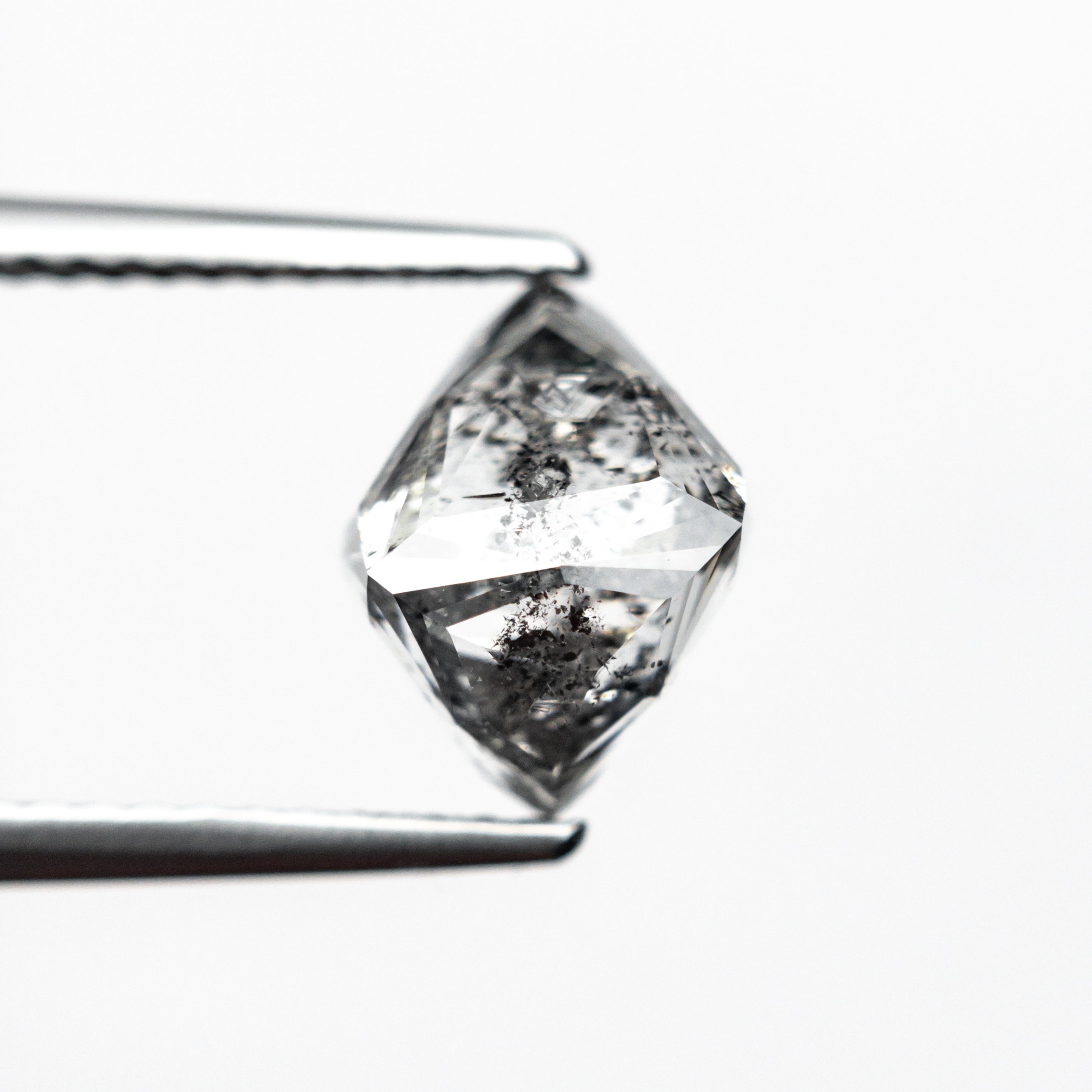3.89ct Natural Octahedron Cut Loose Gemstone 8.91x8.61x6.82mm for Jewelry Making & Collection - Perfect for Engagement Rings, Necklaces & DIY Craft Projects