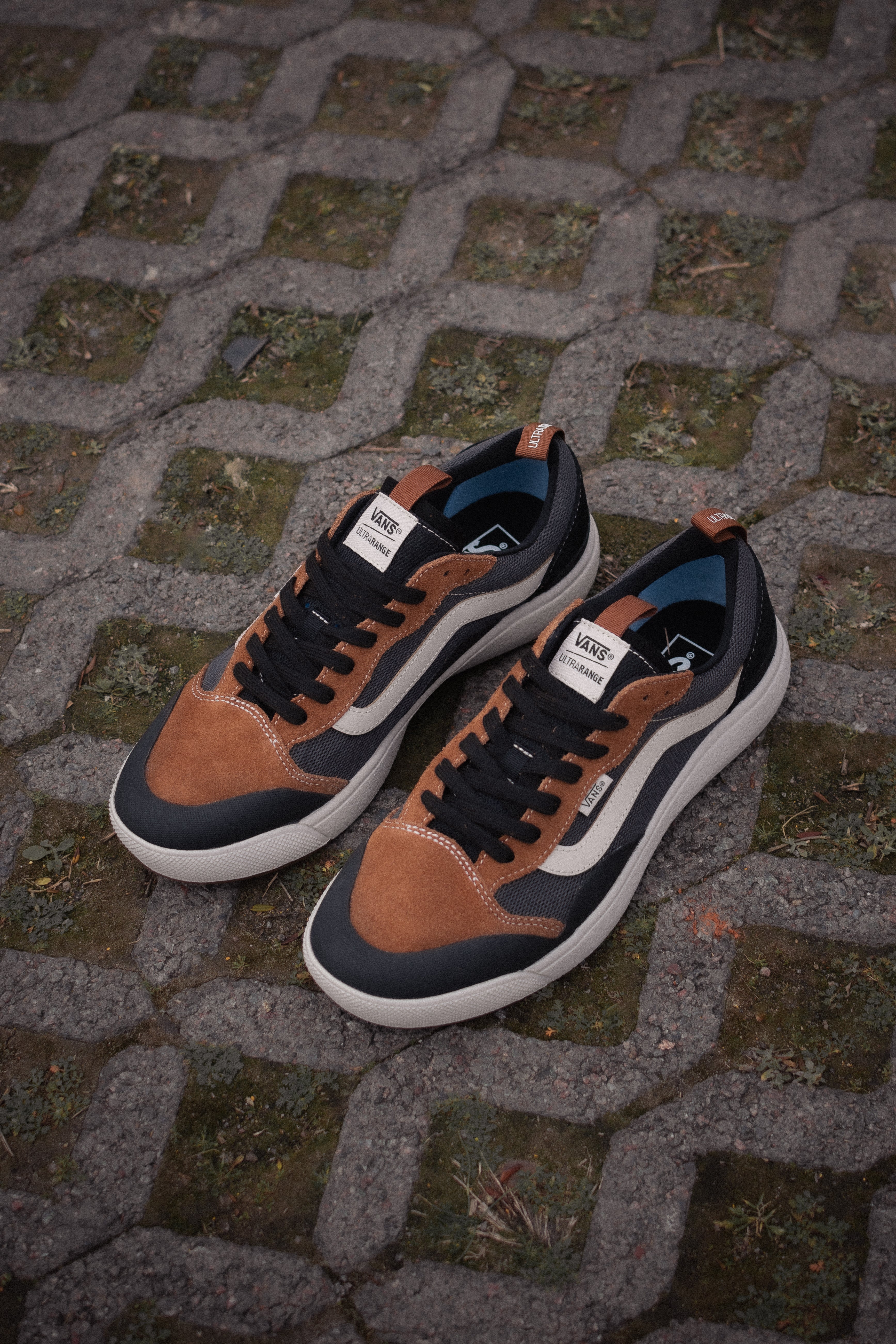 Vans Ultrarange Exo SE DRM Skate Shoes - Lightweight & Durable Sneakers for Men & Women - Perfect for Skateboarding, Running & Casual Wear